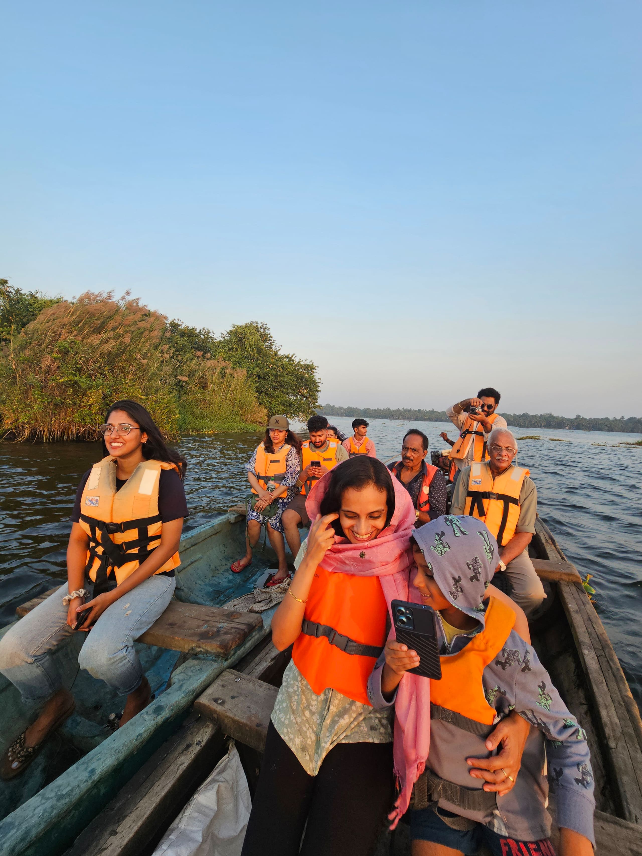 lake facing villa/kayaking/water sport activities 12