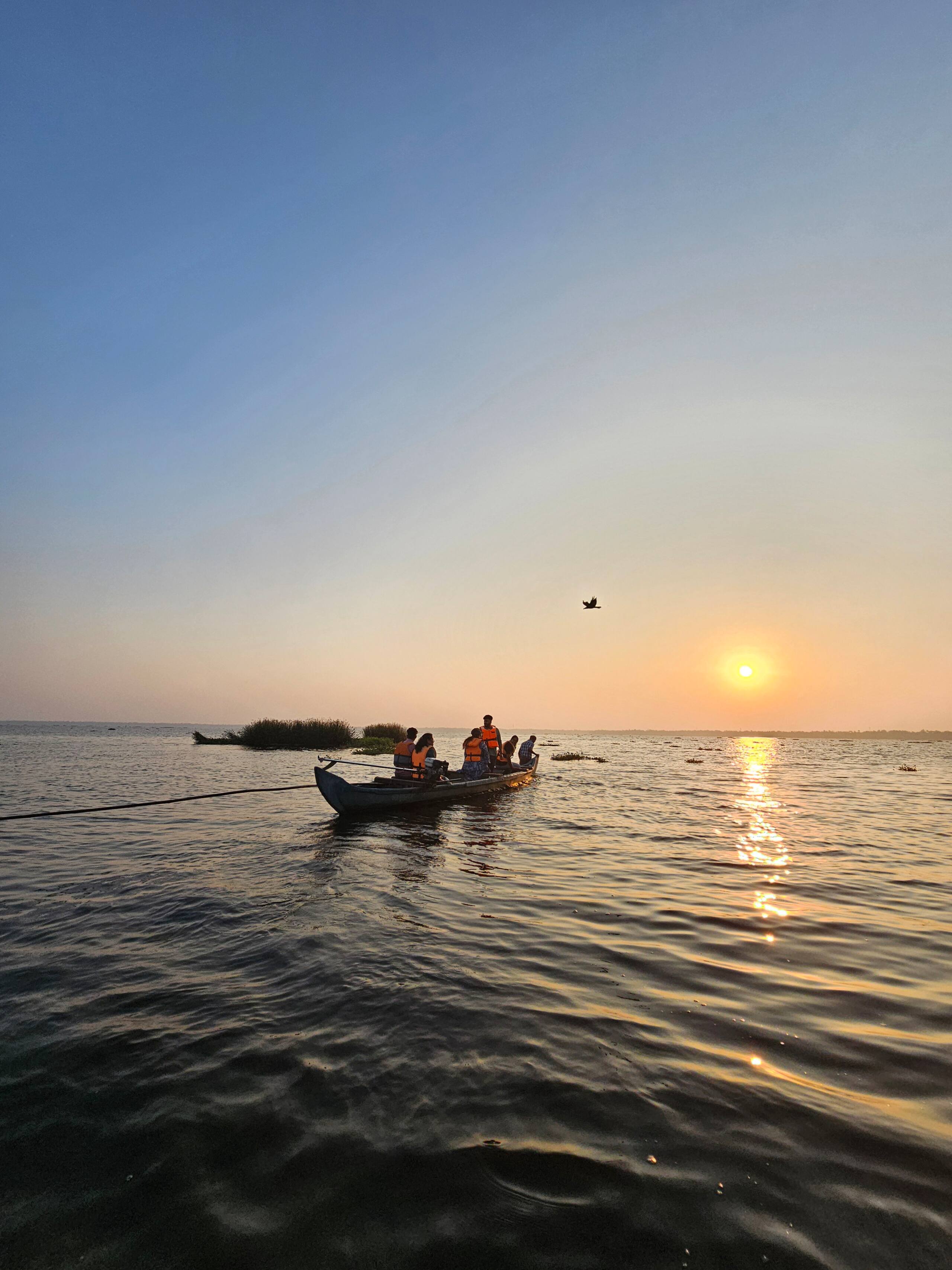 lake facing villa/kayaking/water sport activities 25