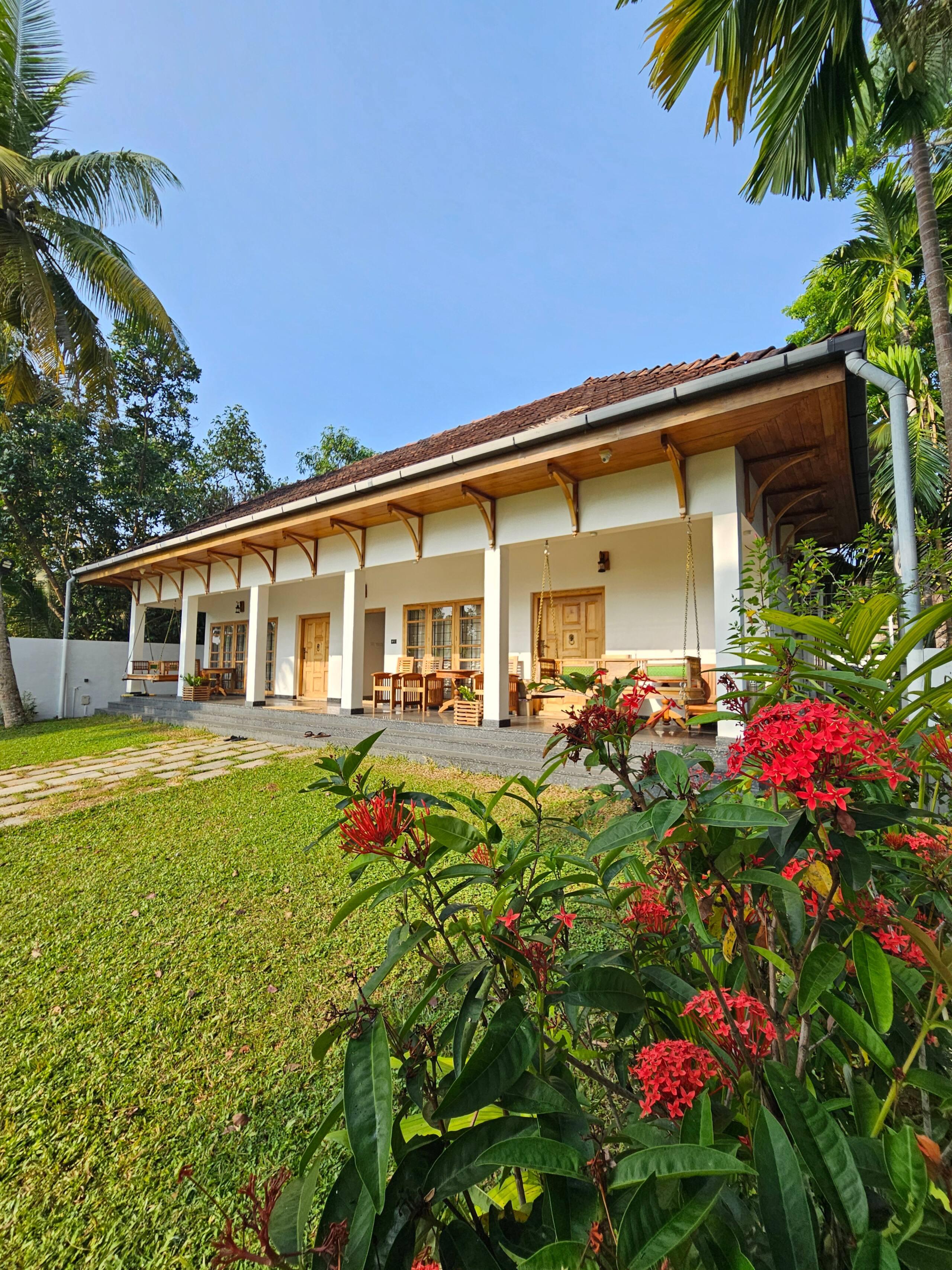 lake facing villa/kayaking/water sport activities 32
