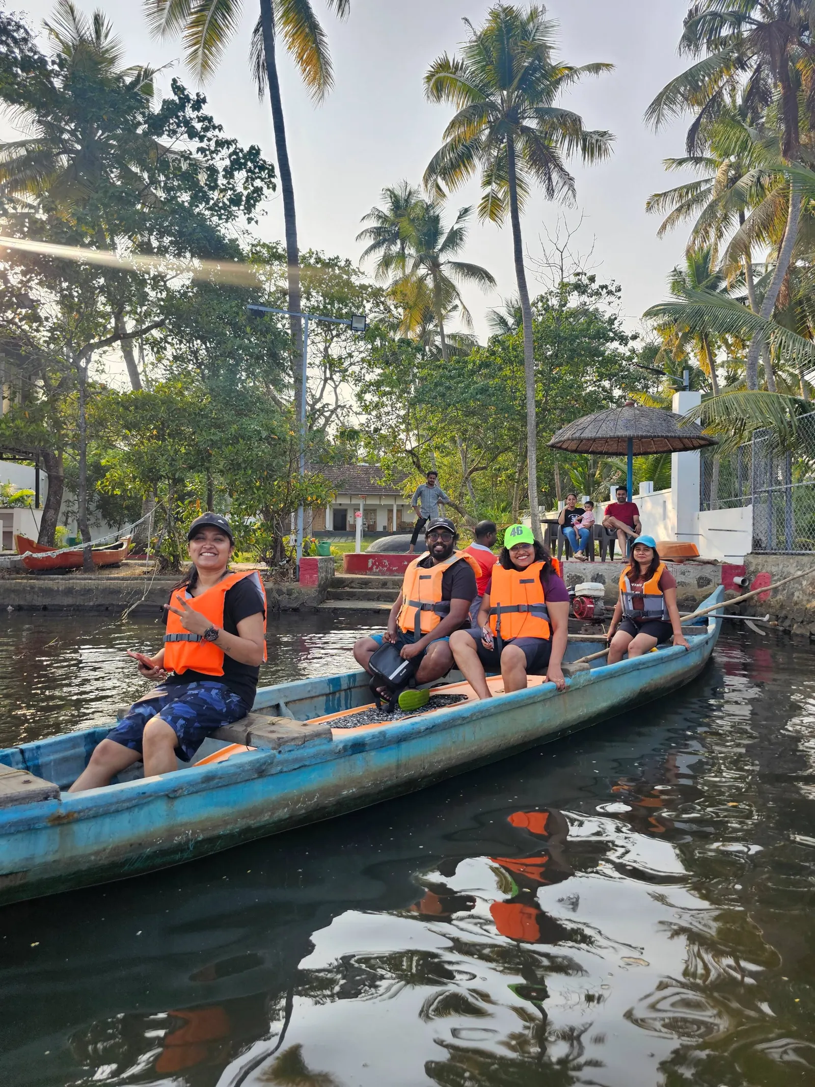 lake facing villa/kayaking/water sport activities 29