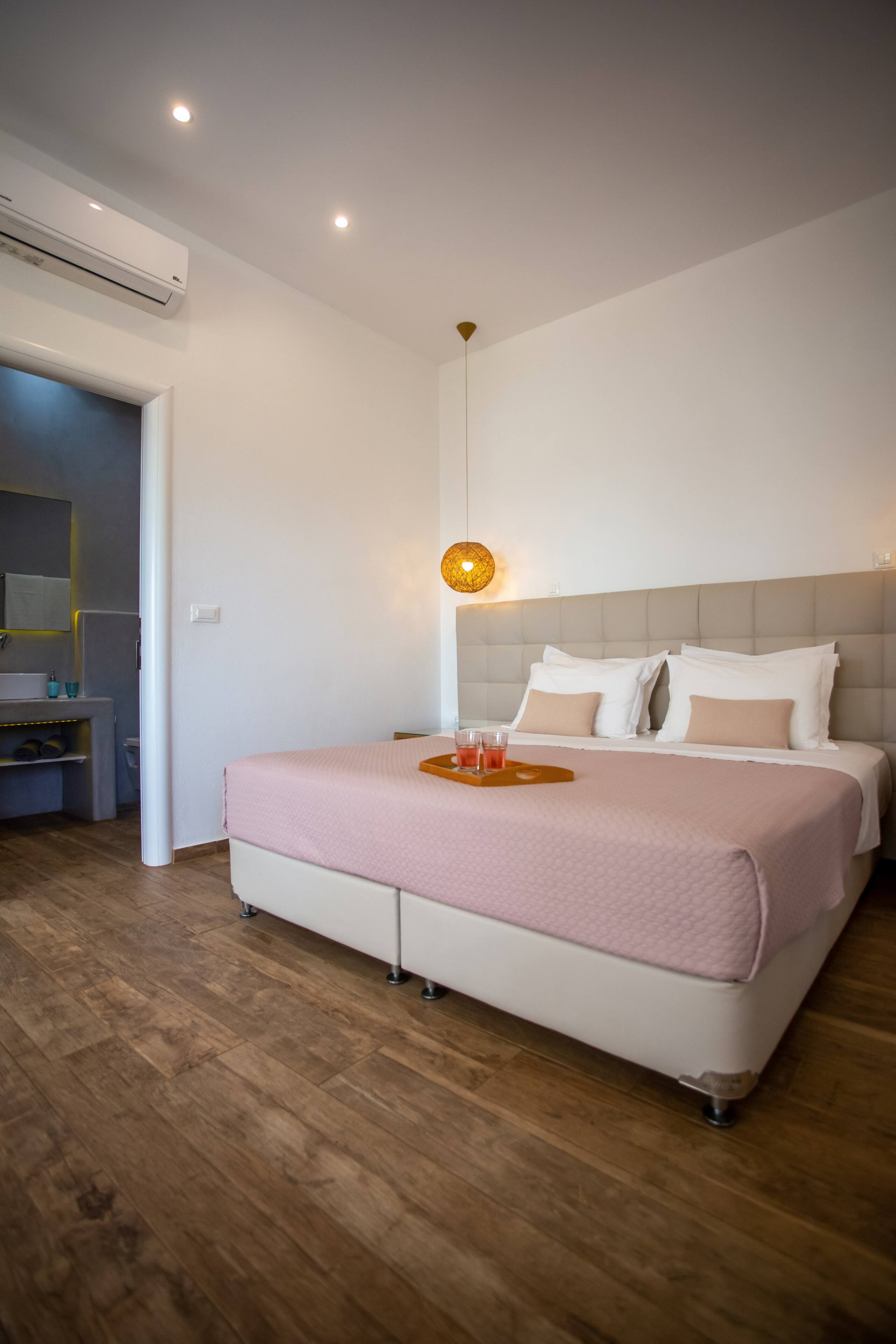 Only yours Mykonos, advanced 20