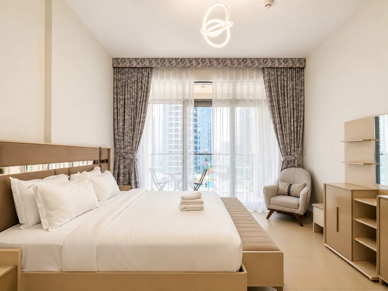 DreamShoma-1BR Bellevue Spacious Apartment 3