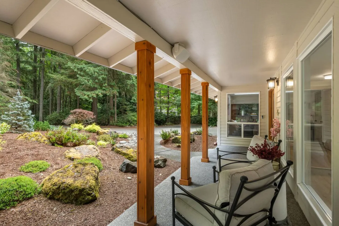 Tranquil Forest Luxury Home 12