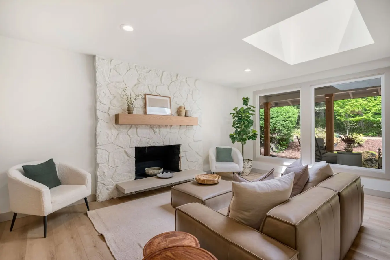Tranquil Forest Luxury Home 13