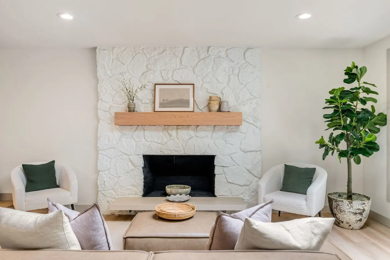 Tranquil Forest Luxury Home 16