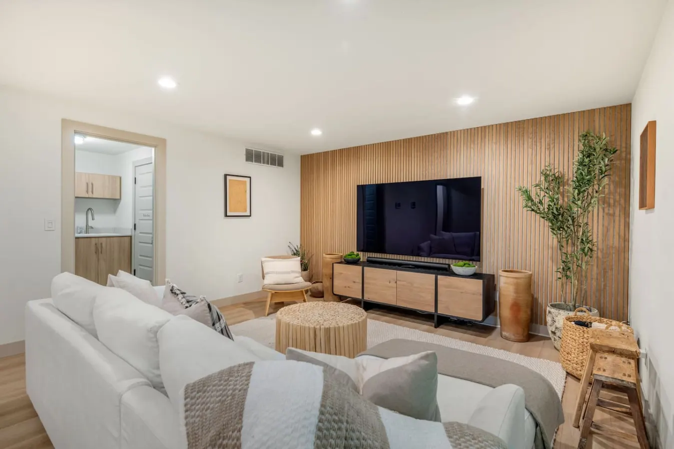 Tranquil Forest Luxury Home 7