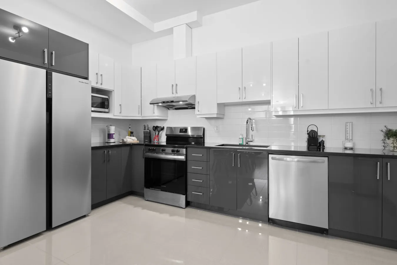 Little Italy - New Modern 2bdr Apartment in Little Italy - Unit 201 10