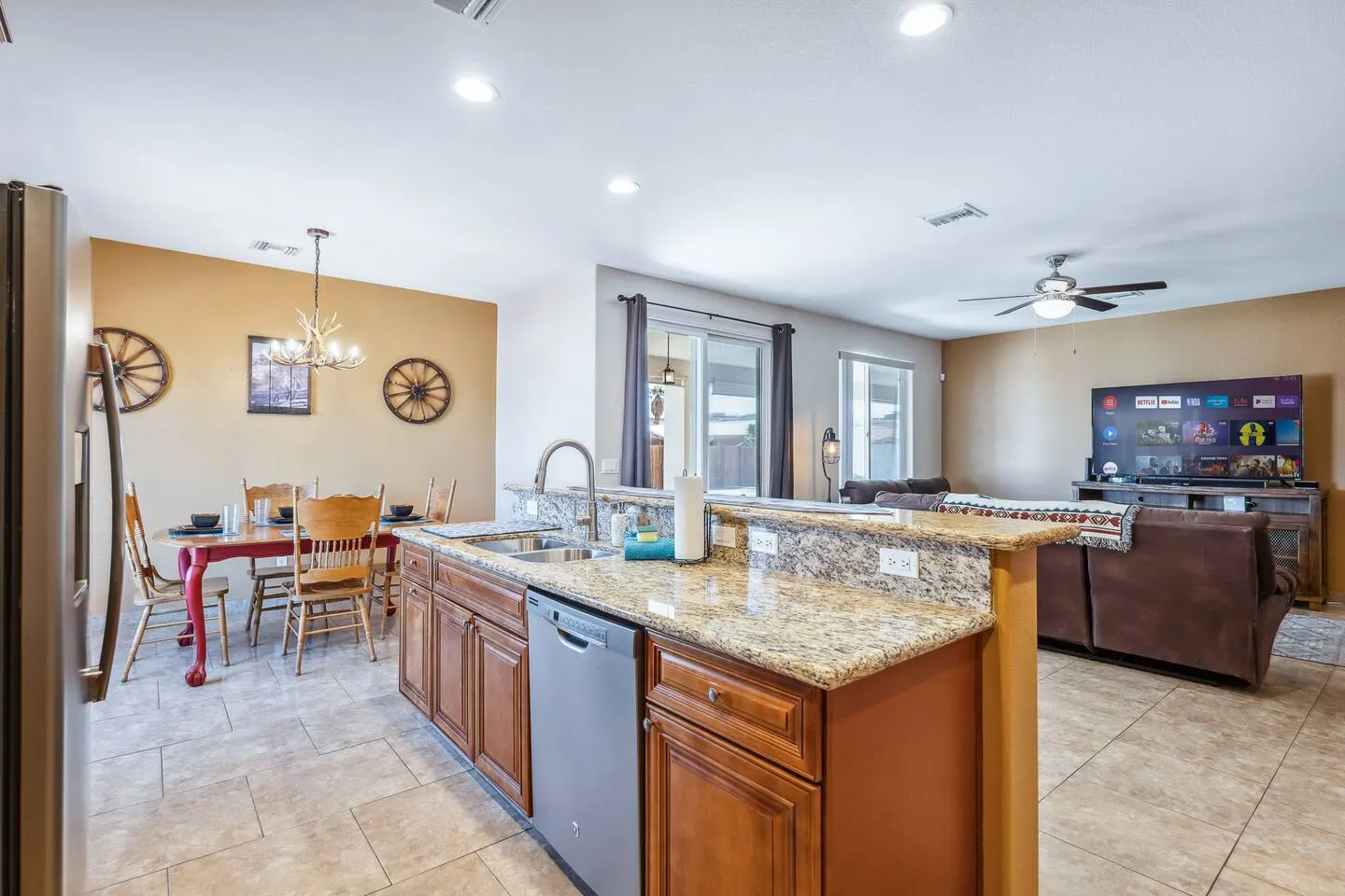 Spacious 3bd Sleeps 8 Red Rock Retreat 18