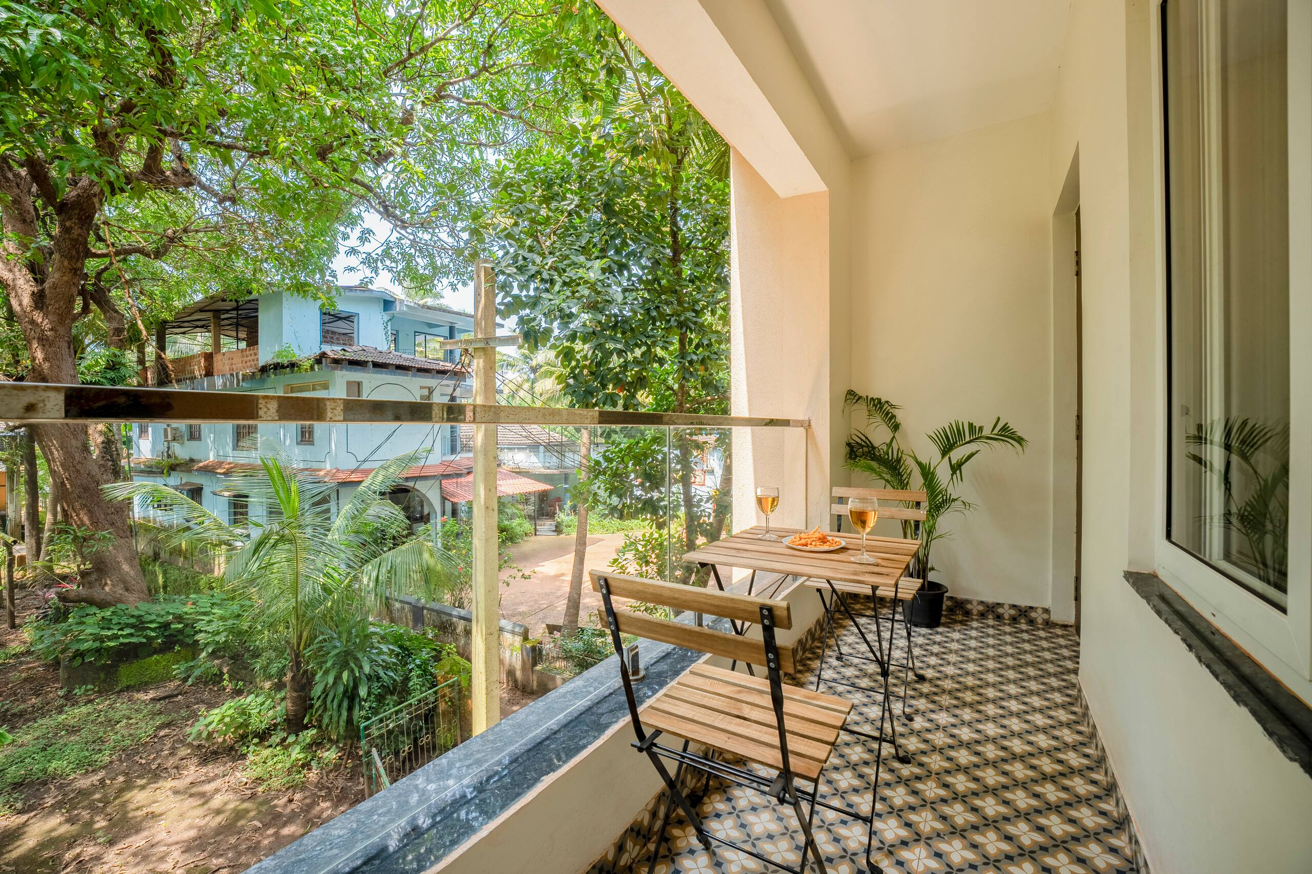 Praava by Kiwistays | 2BHK | Pool — photo 5