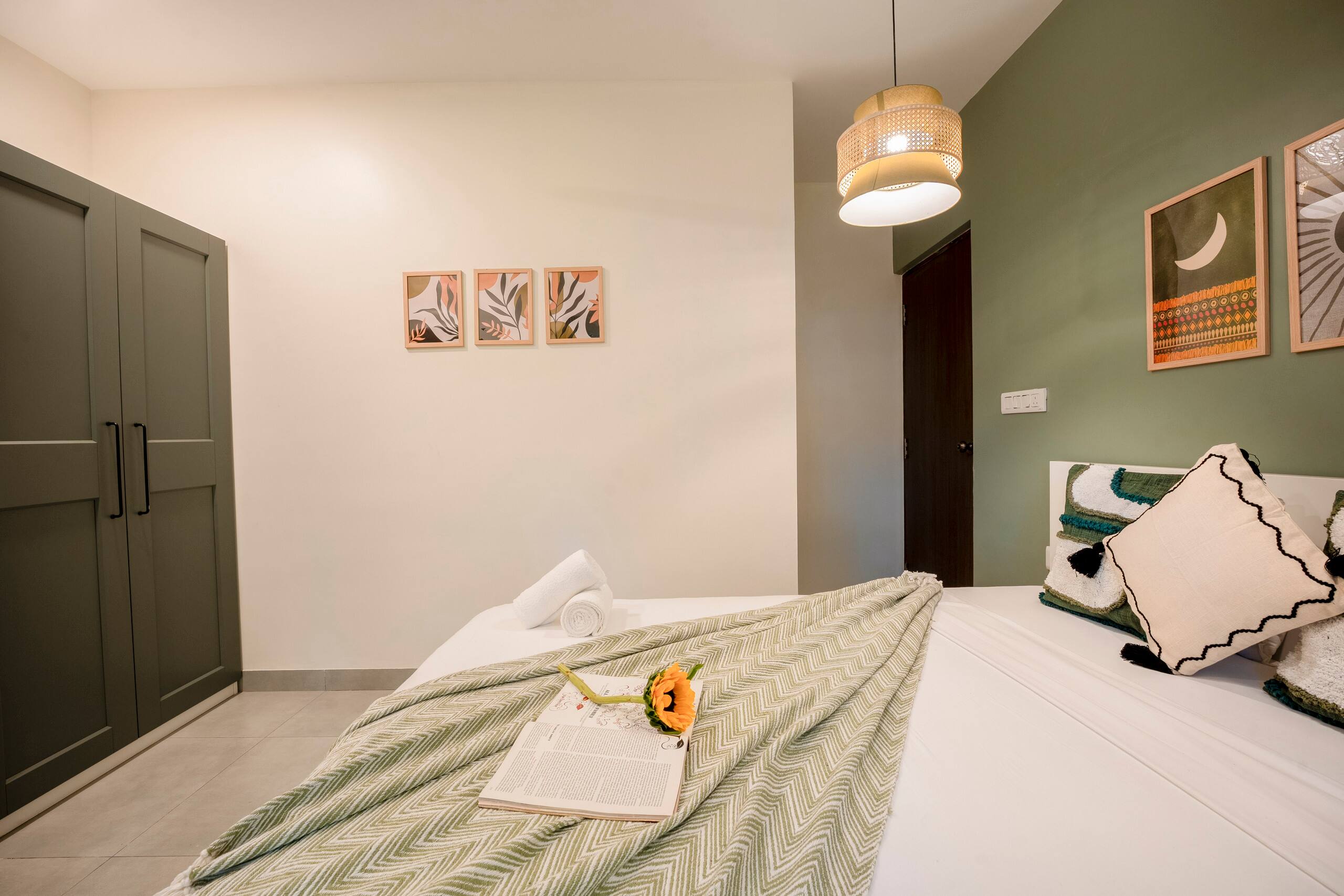 Praava by Kiwistays | 2BHK | Pool 35