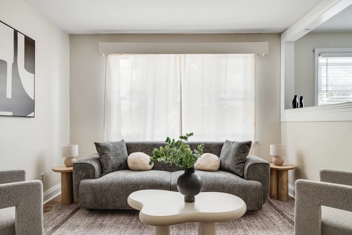 Bright 1BR Near Queen’s, KGH & Waterfront!