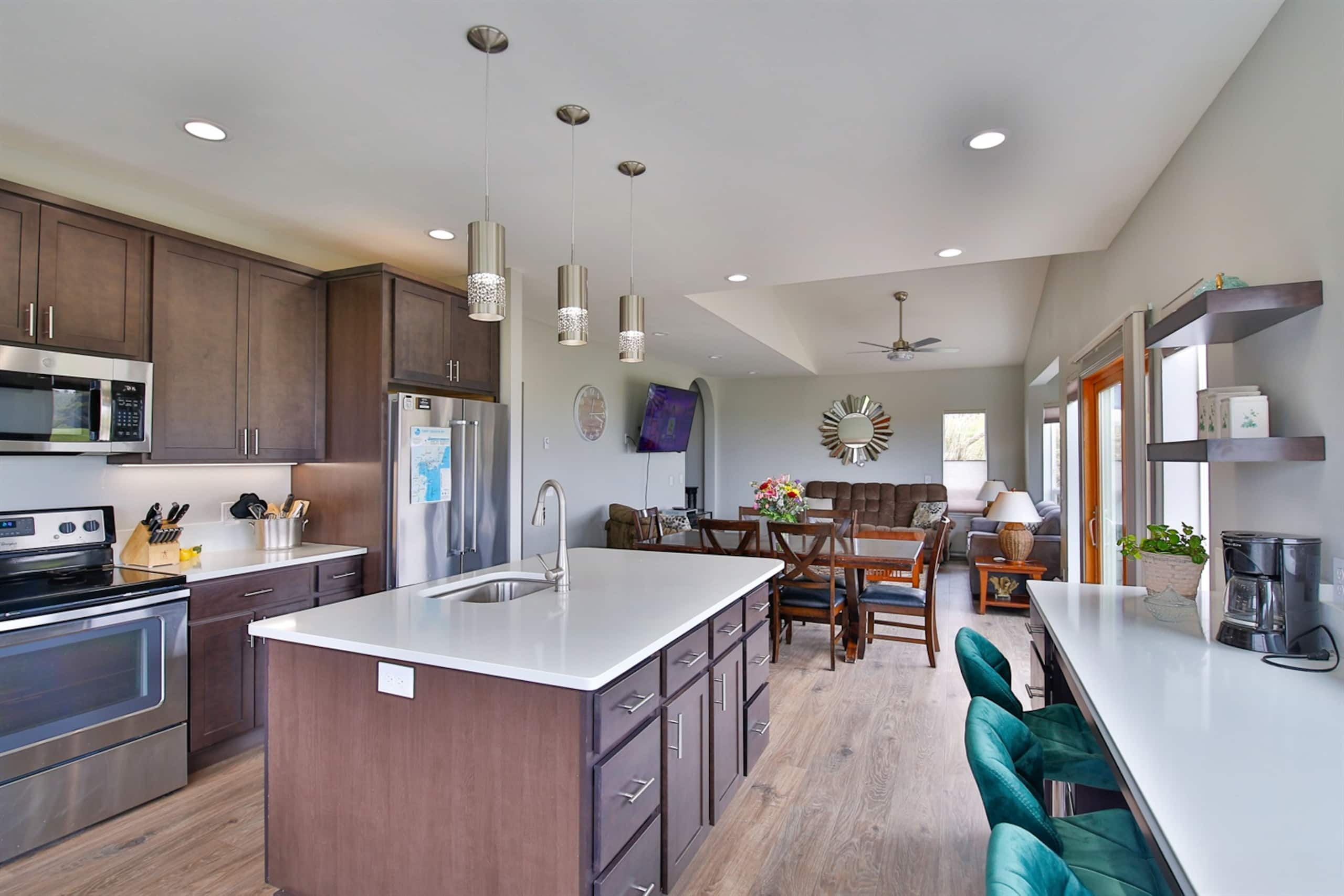 The Avanti Beach House 7