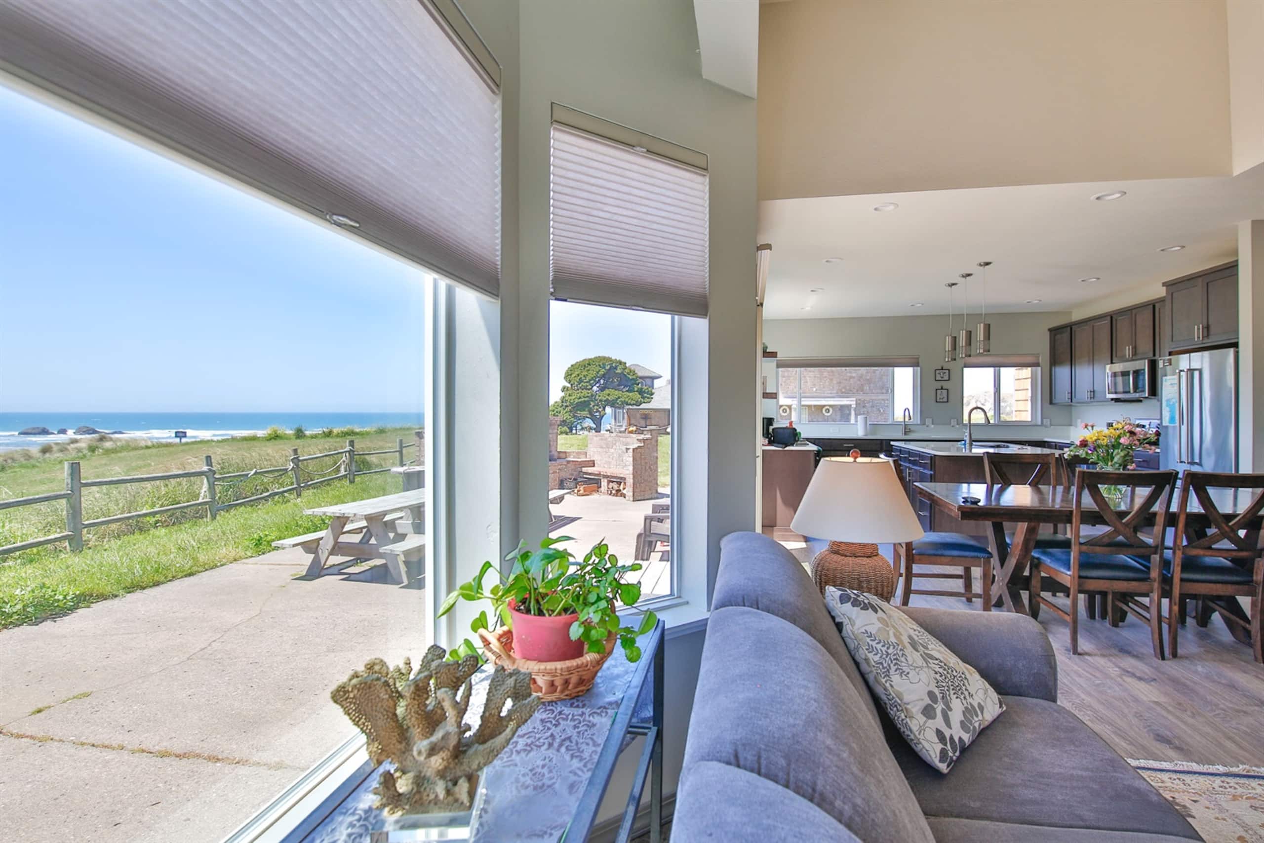The Avanti Beach House 11