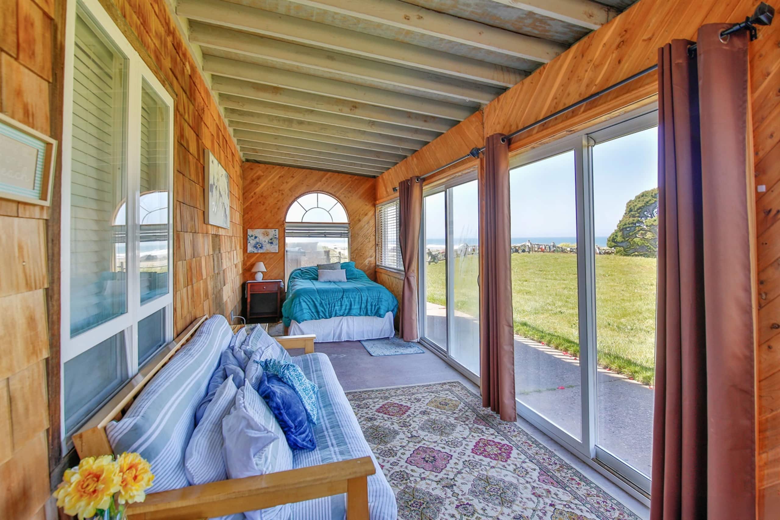 The Avanti Beach House 31