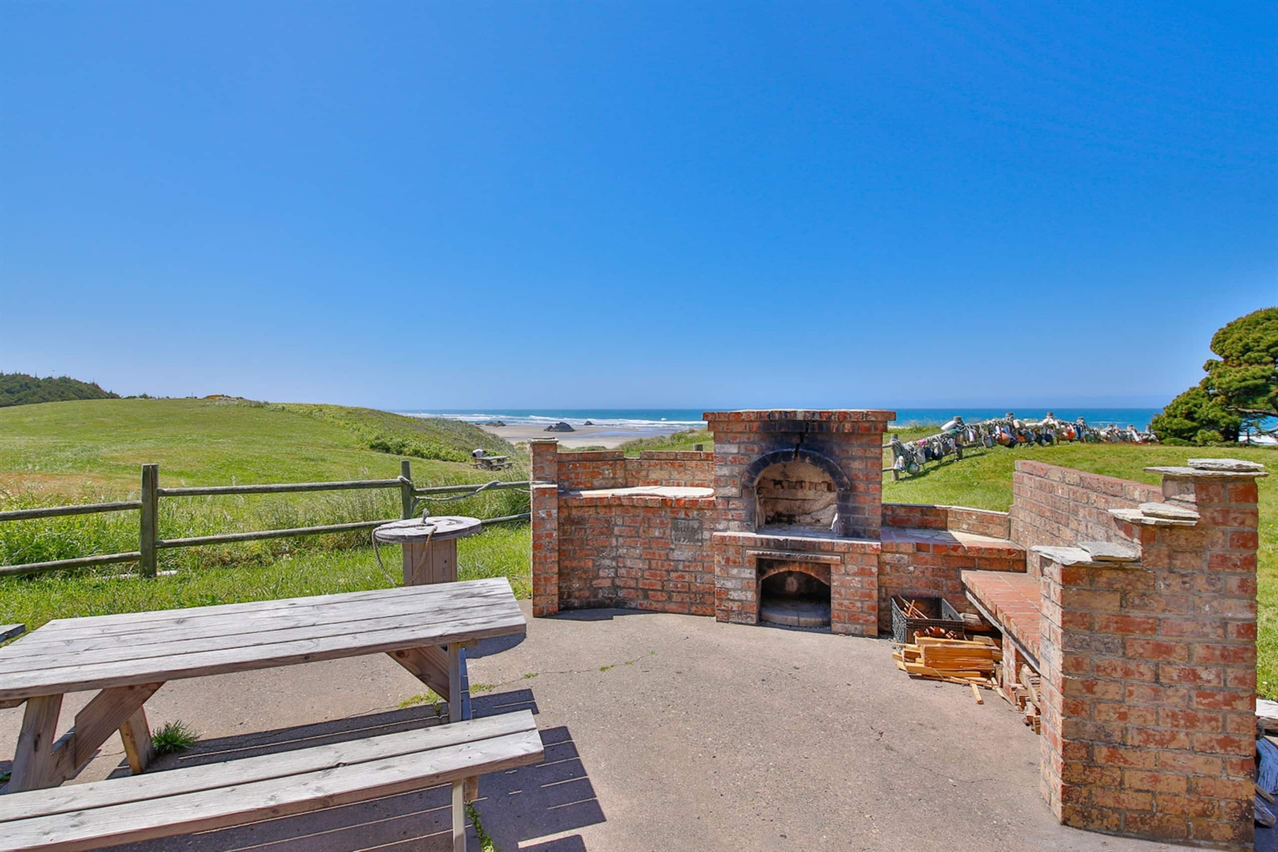 The Avanti Beach House 36