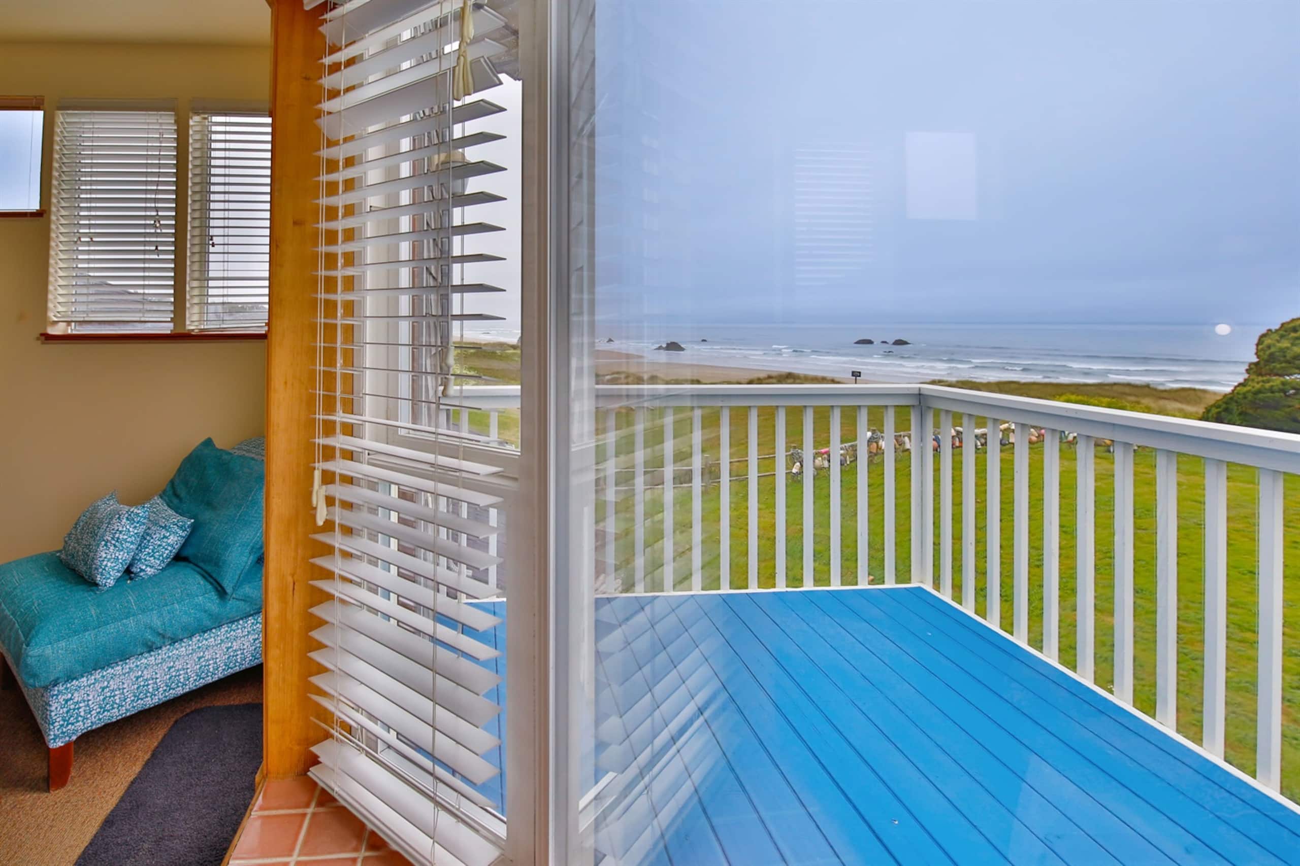 The Avanti Beach House 15