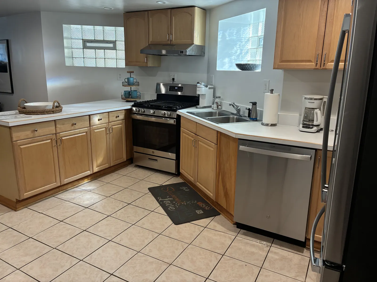 The Wrigleyville Deluxe -Steps from Wrigley Sleeps 10 19