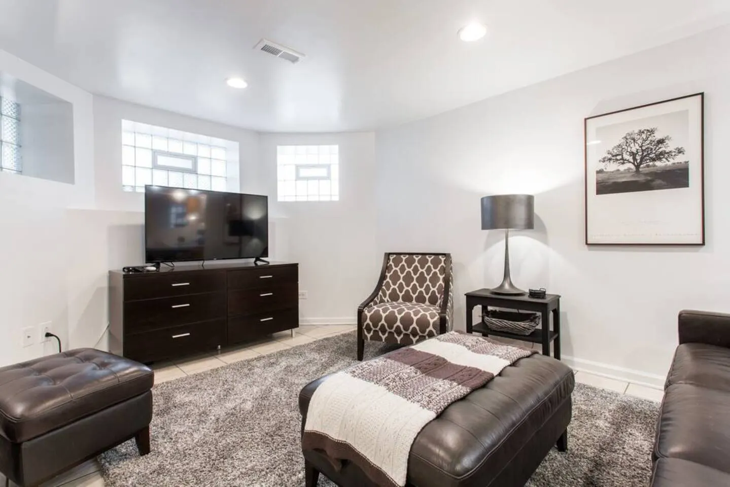 The Wrigleyville Deluxe -Steps from Wrigley Sleeps 10 20