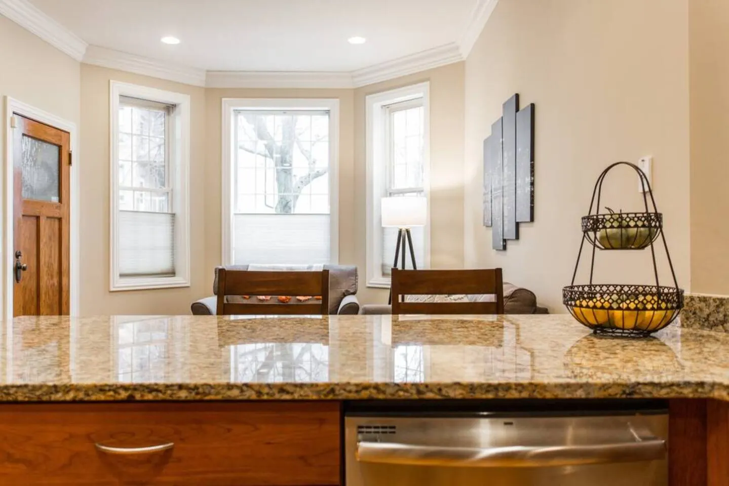 The Wrigleyville Deluxe -Steps from Wrigley Sleeps 10 — photo 5
