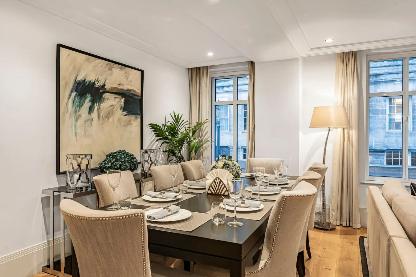 Mayfair 2BR on Park Lane | Central AC & Concierge — photo 4