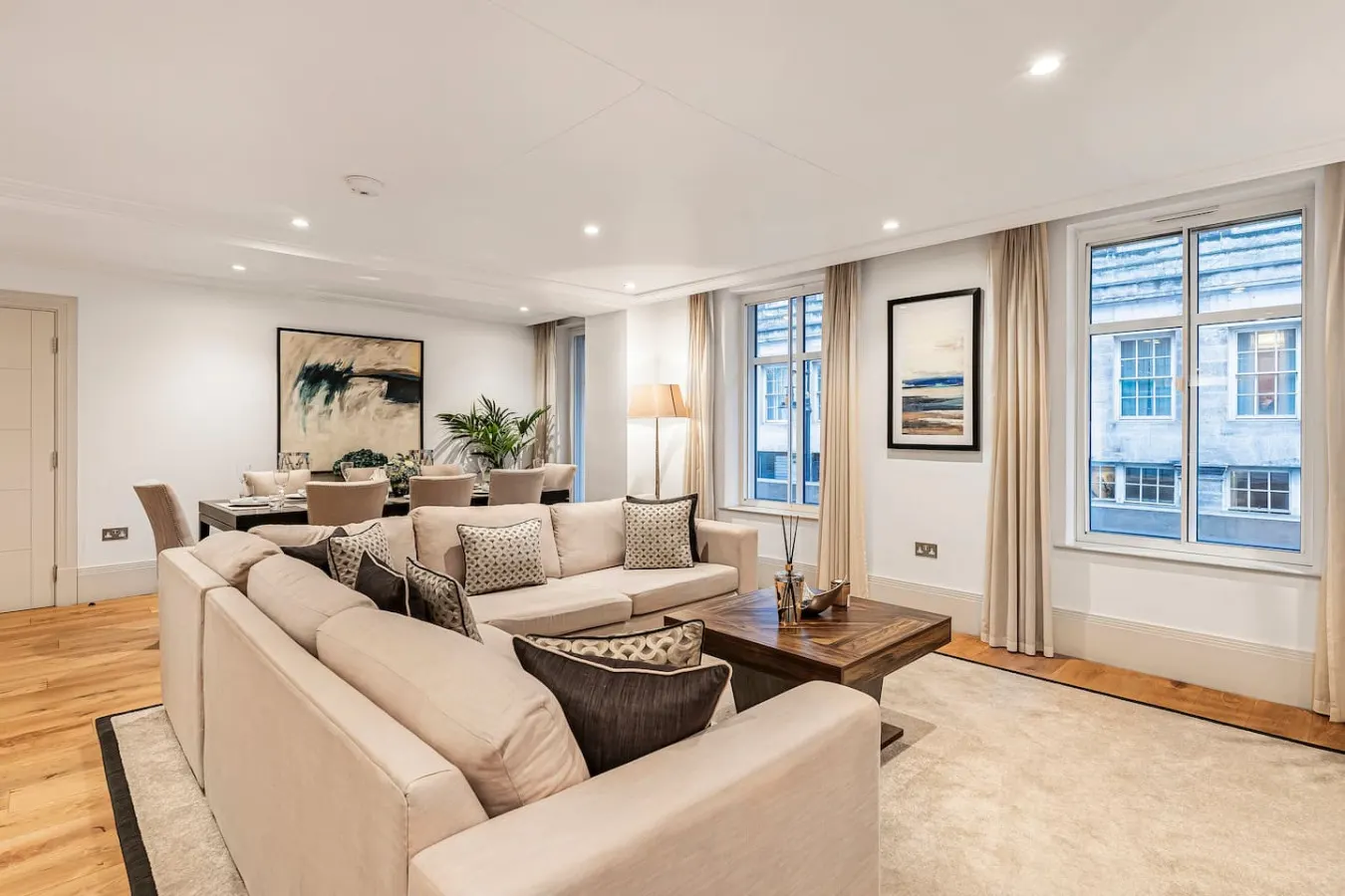 Mayfair 2BR on Park Lane Central AC & Concierge 8