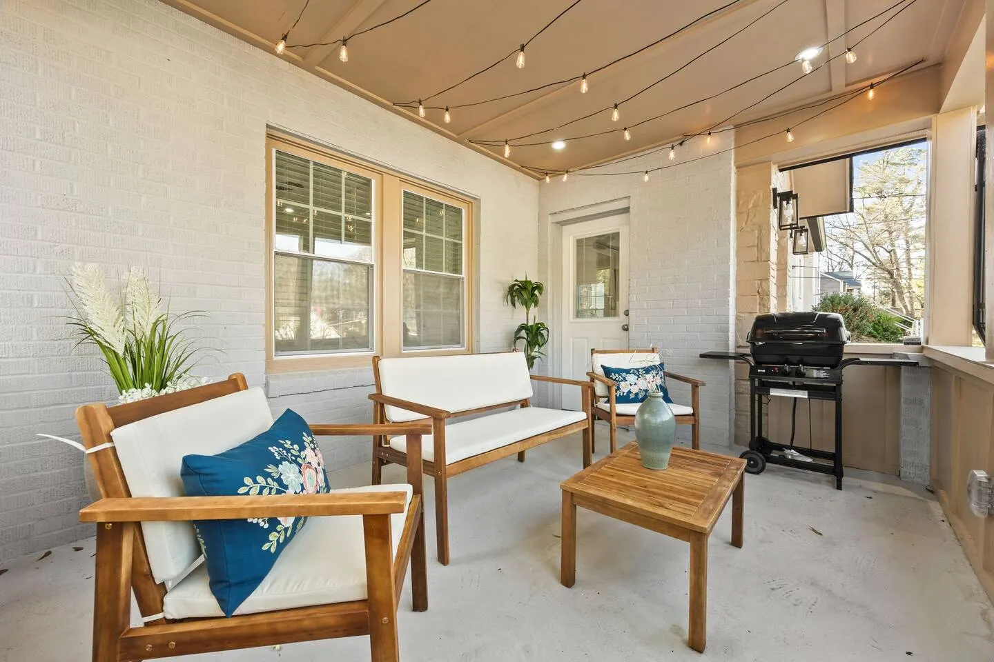 Home w/ Guest Studio Near Mercedes-Benz