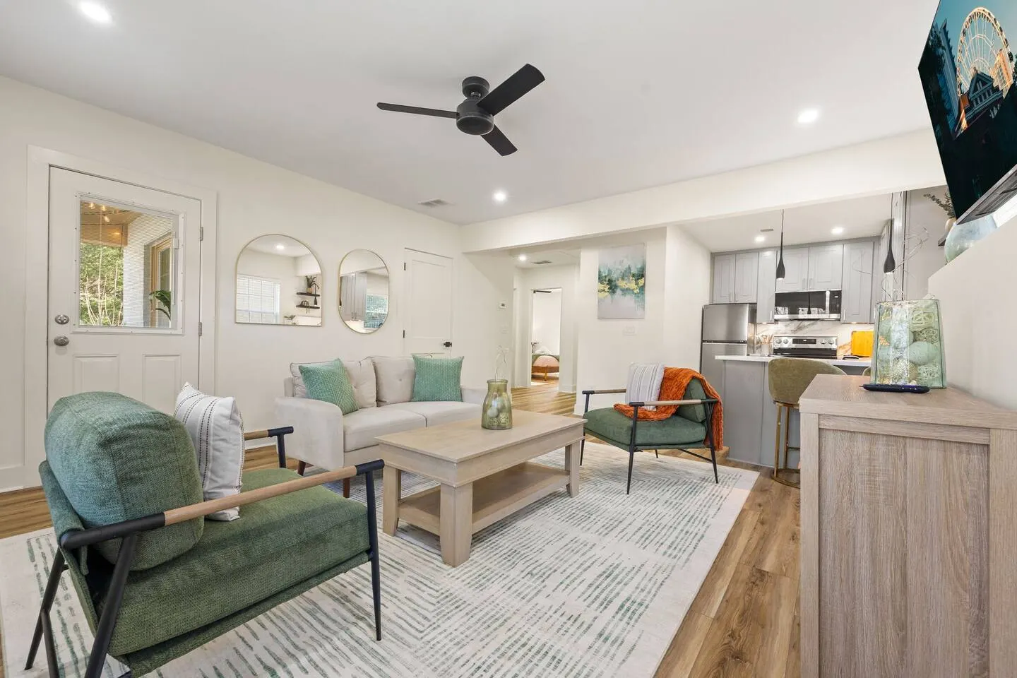 Home w/ Guest Studio Near Mercedes-Benz 11