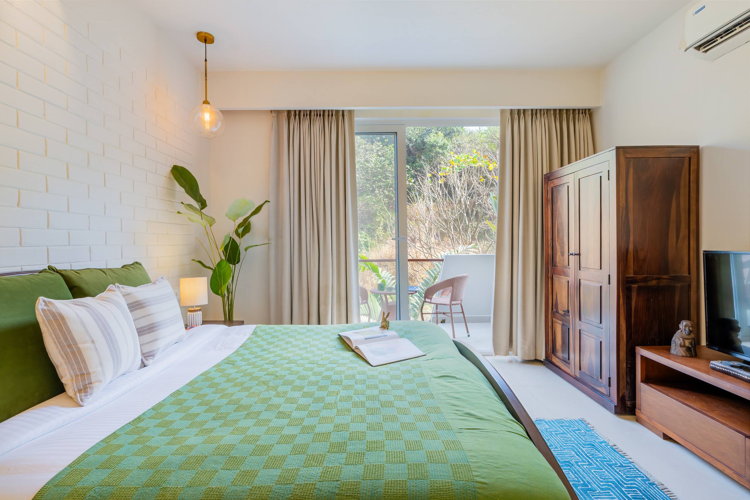 Sereno Horizon 3bhk Penthouse pvt jacuzzi rooftop 21