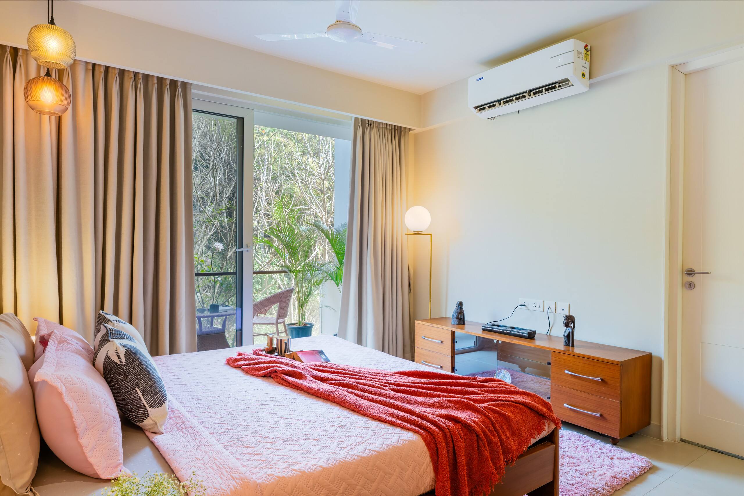 Sereno Horizon 3bhk Penthouse pvt jacuzzi rooftop 32
