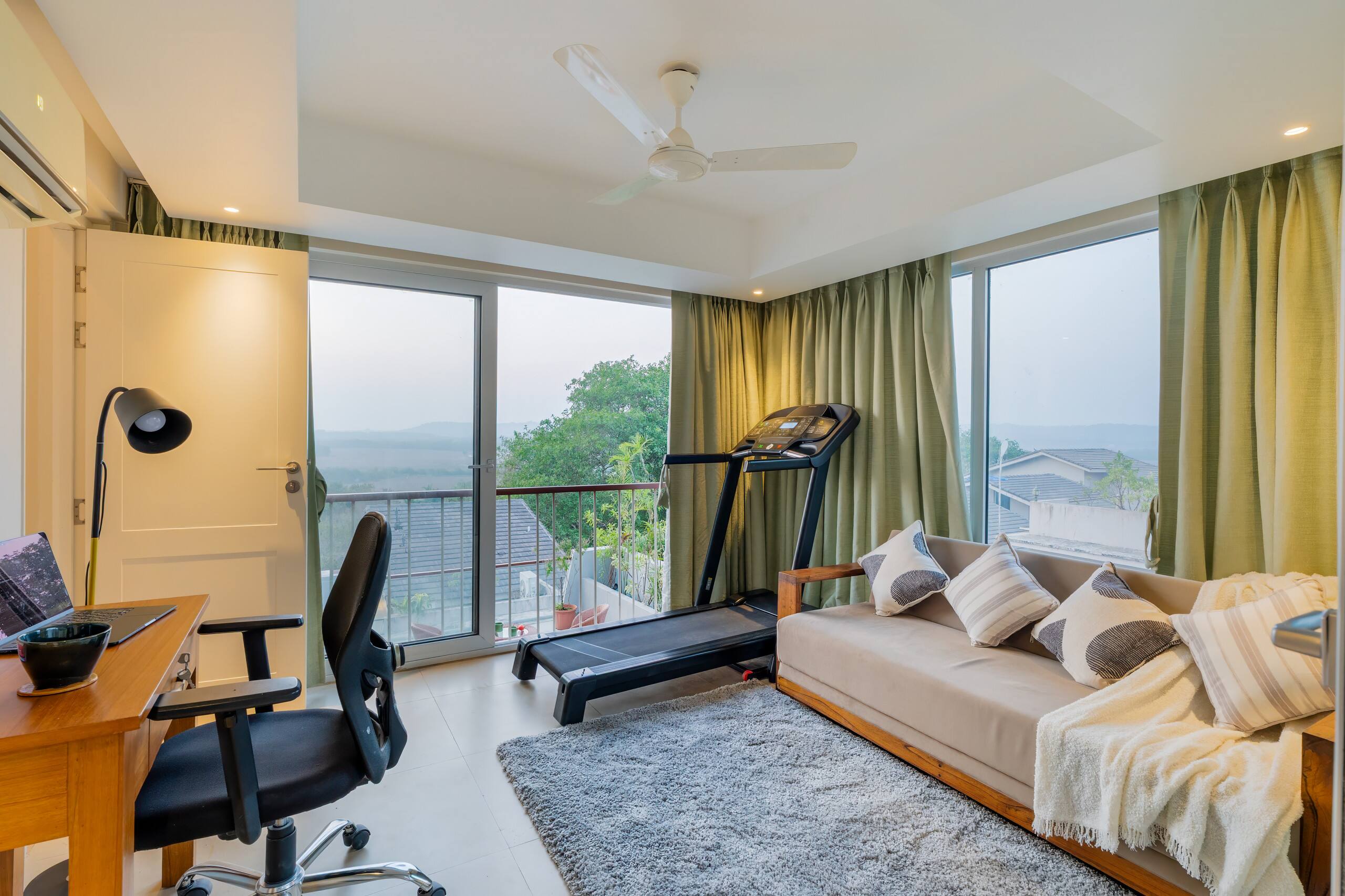 Sereno Horizon 3bhk Penthouse pvt jacuzzi rooftop 38