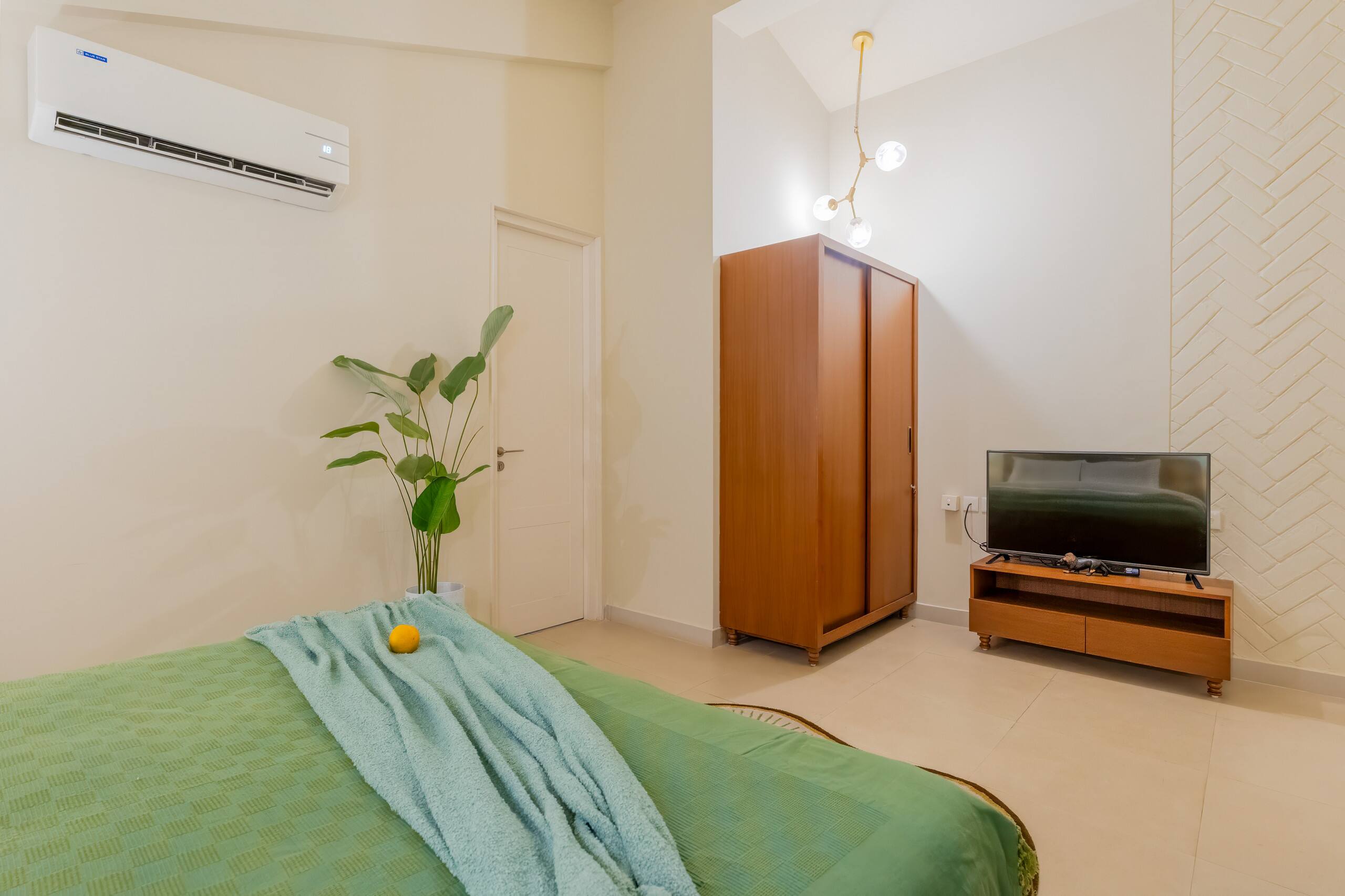 Sereno Horizon 3bhk Penthouse pvt jacuzzi rooftop 34