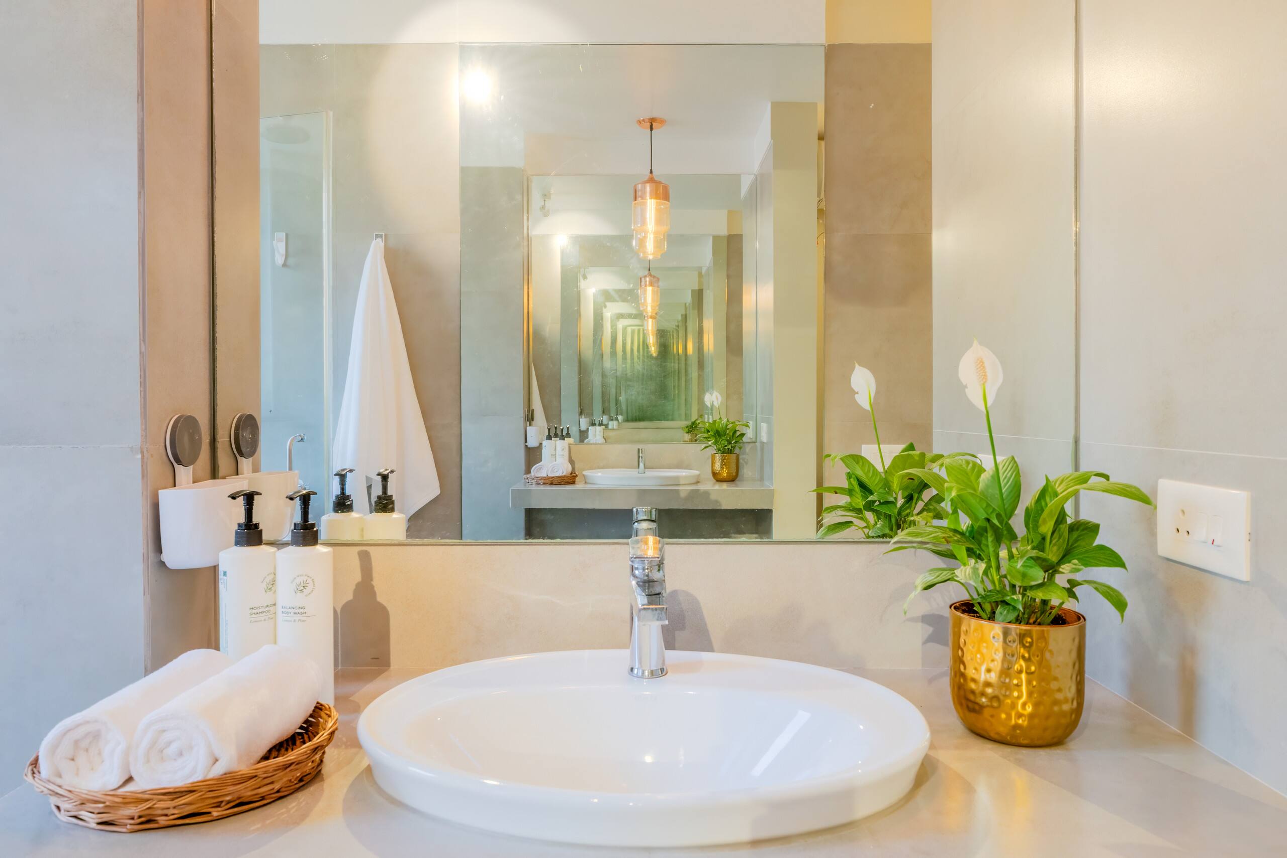 Sereno Horizon 3bhk Penthouse pvt jacuzzi rooftop 40