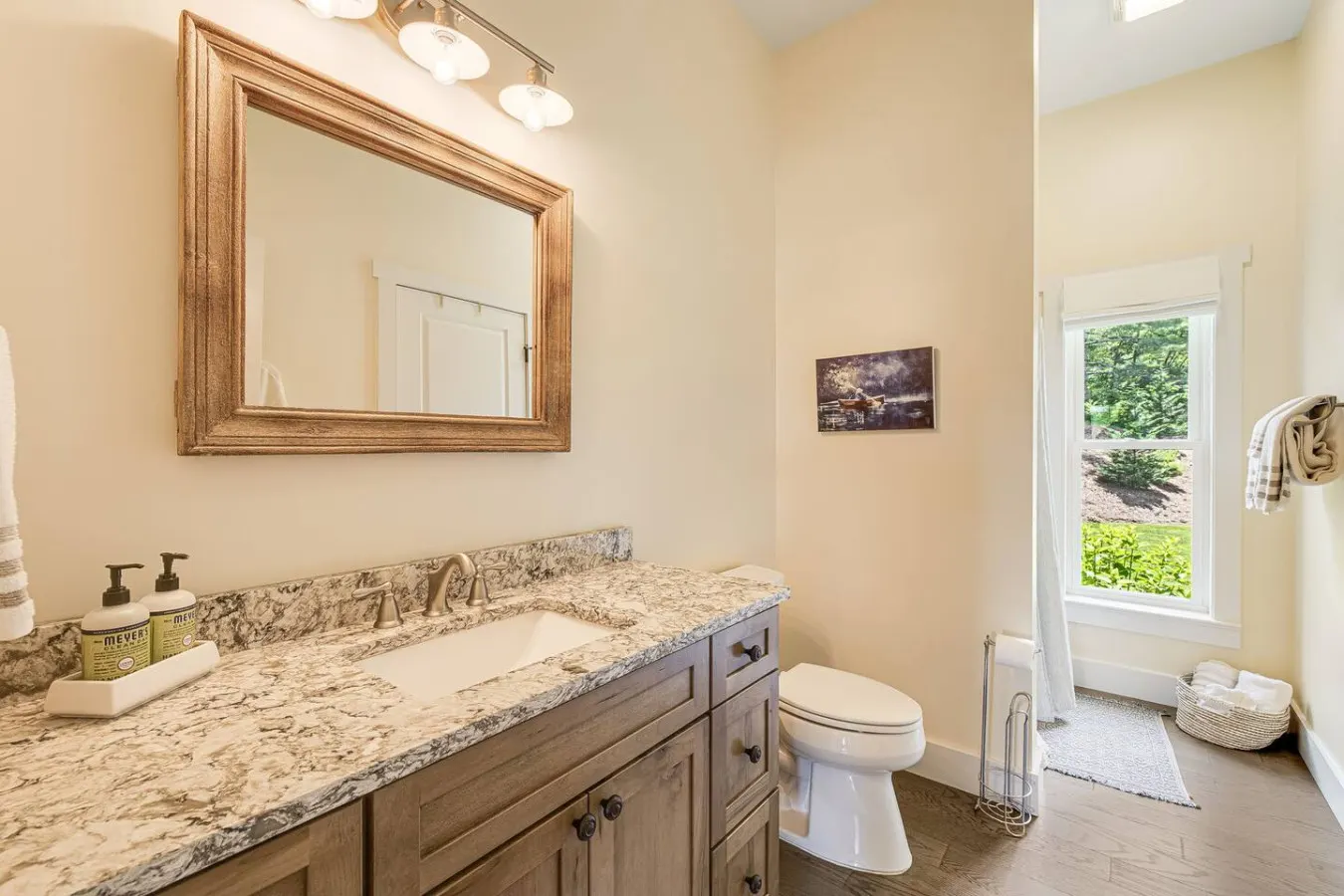 Quaint Home on Horse Farm! Gorgeous Views 11