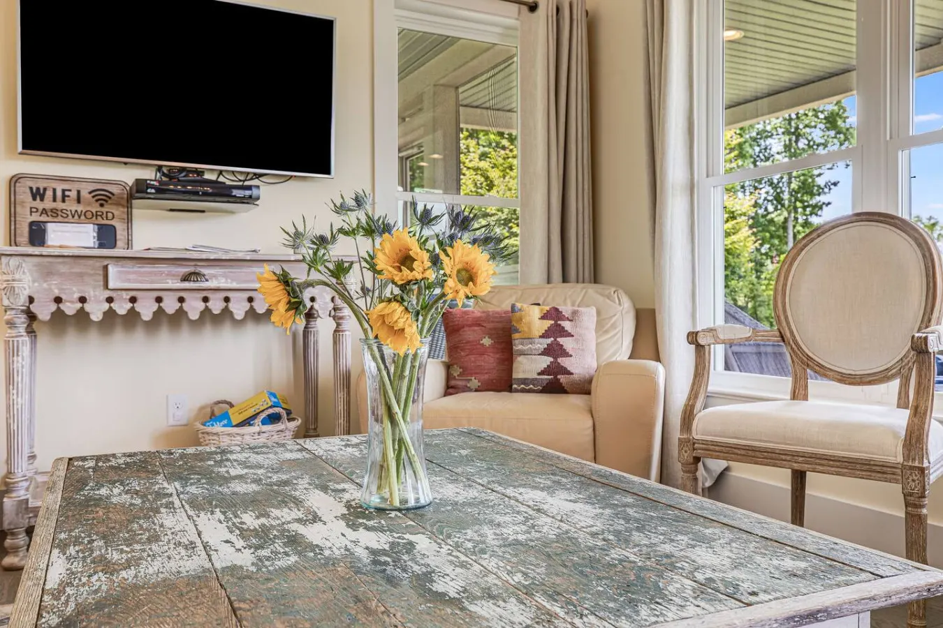 Quaint Home on Horse Farm! Gorgeous Views 13