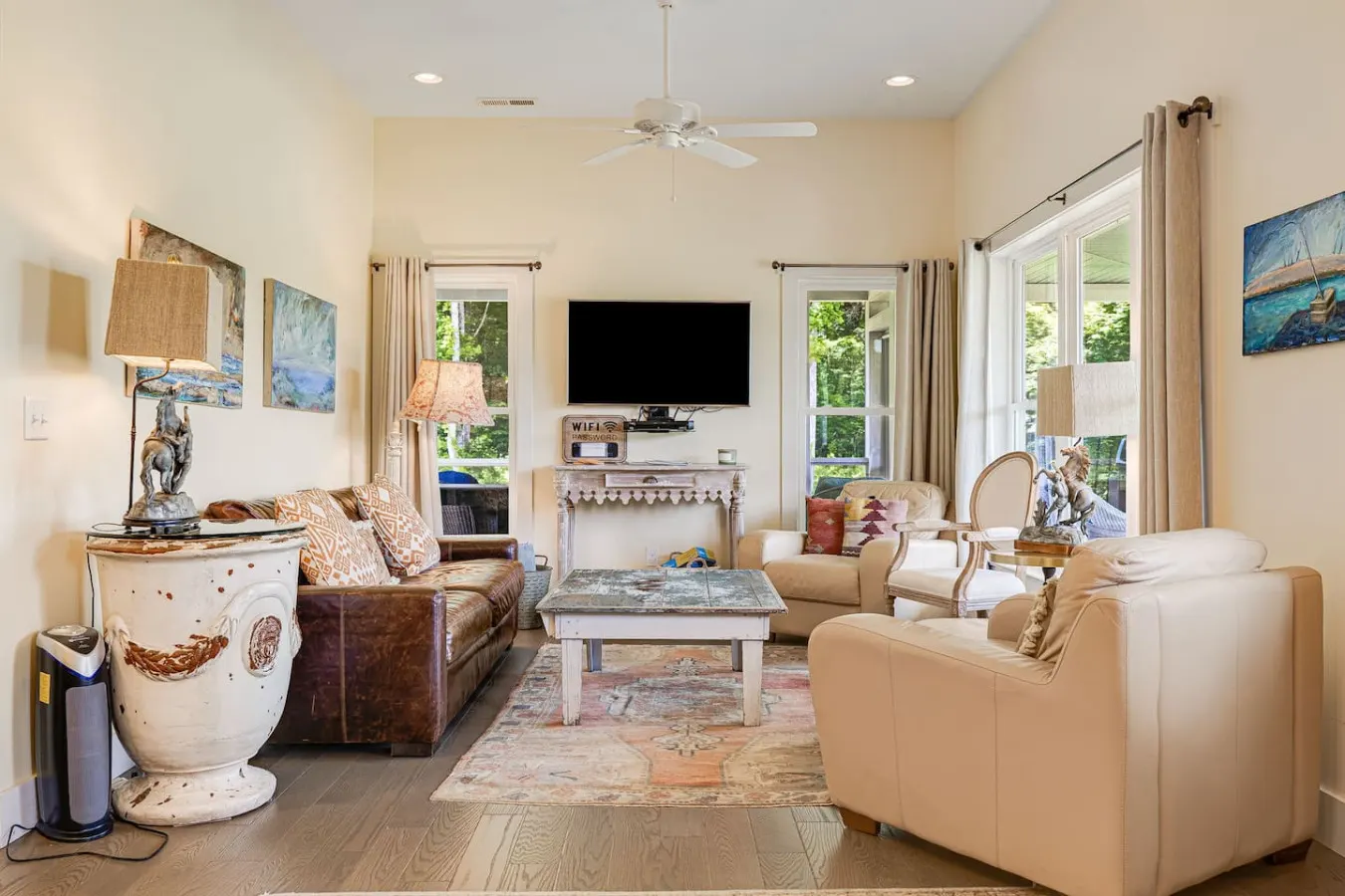 Quaint Home on Horse Farm! Gorgeous Views 16