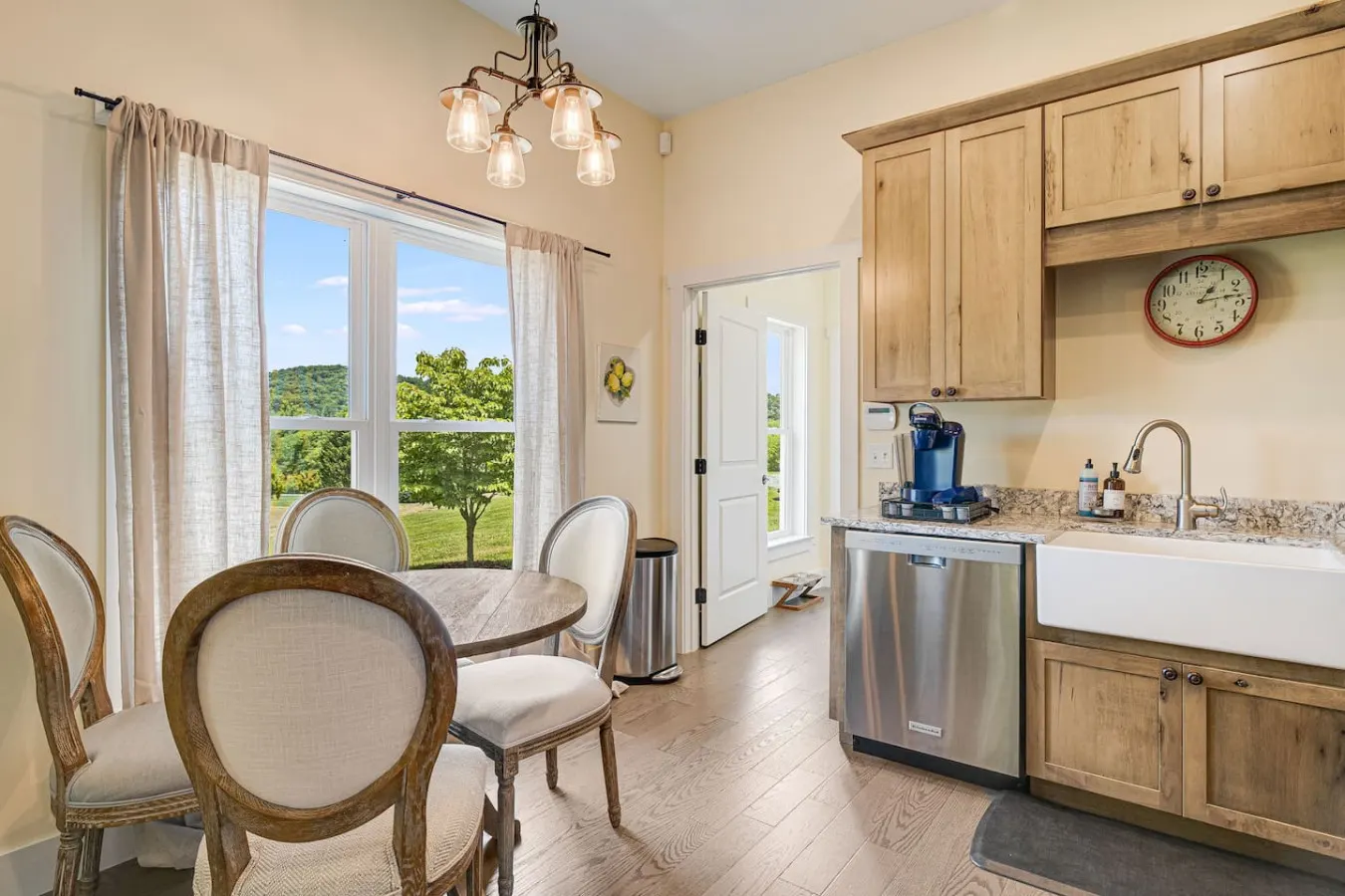 Quaint Home on Horse Farm! Gorgeous Views 20