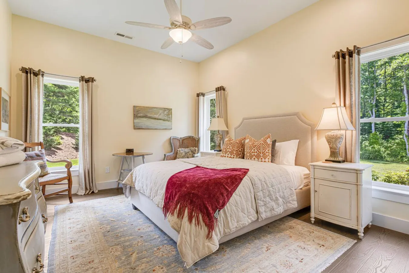 Quaint Home on Horse Farm! Gorgeous Views 8