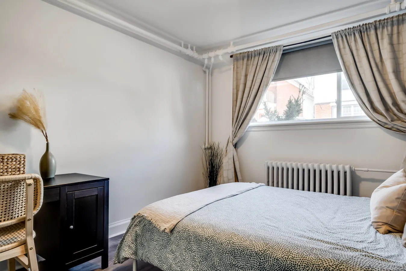 Executive 3BR | Monthly Stays | Quiet East Ottawa — photo 4