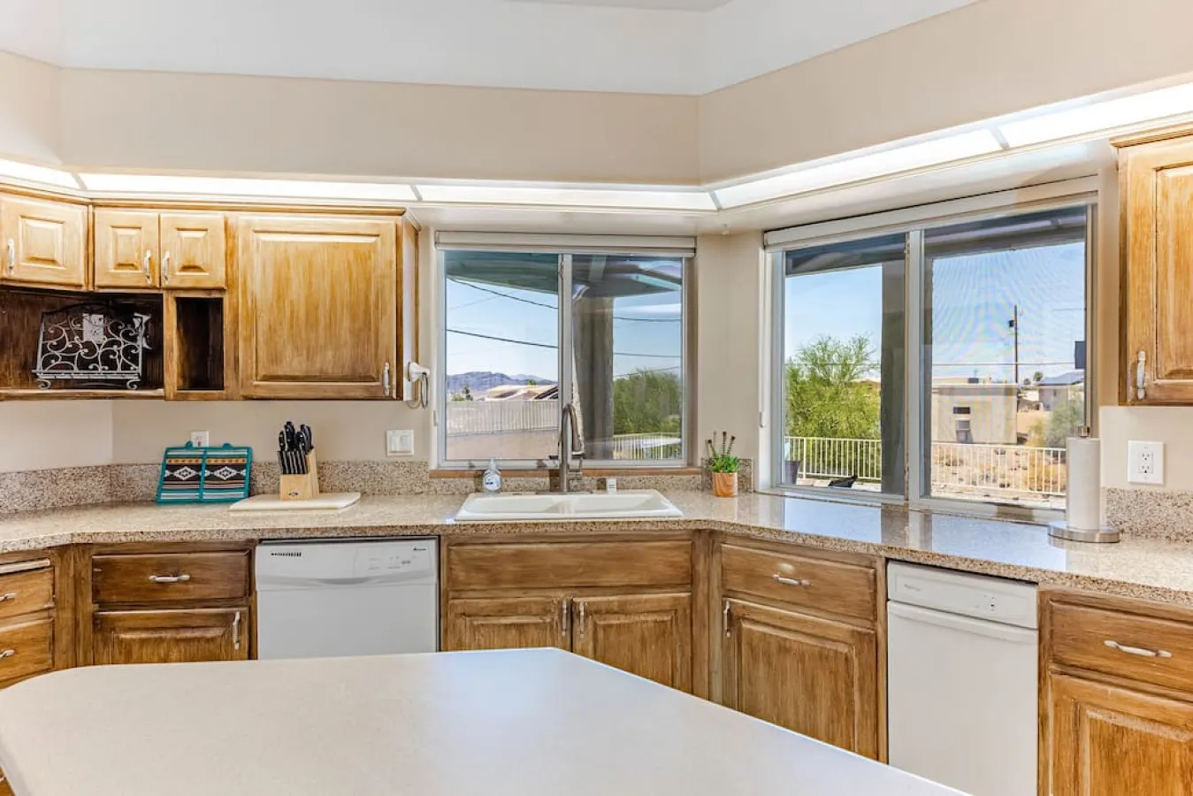 Havasu Paso - Pool, Spa, Games, Mountain Views 8