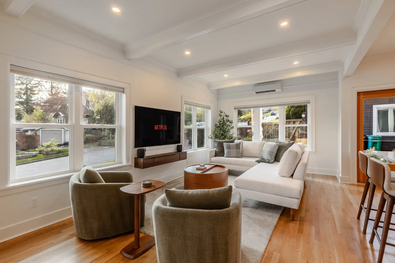 Phinney Ridge Luxury Retreat Gym+Game Room 11