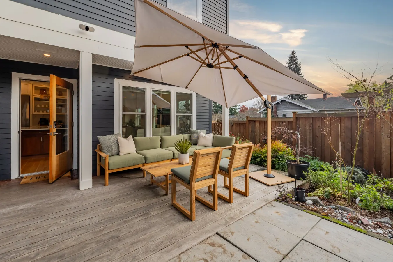 Phinney Ridge Luxury Retreat Gym+Game Room 20
