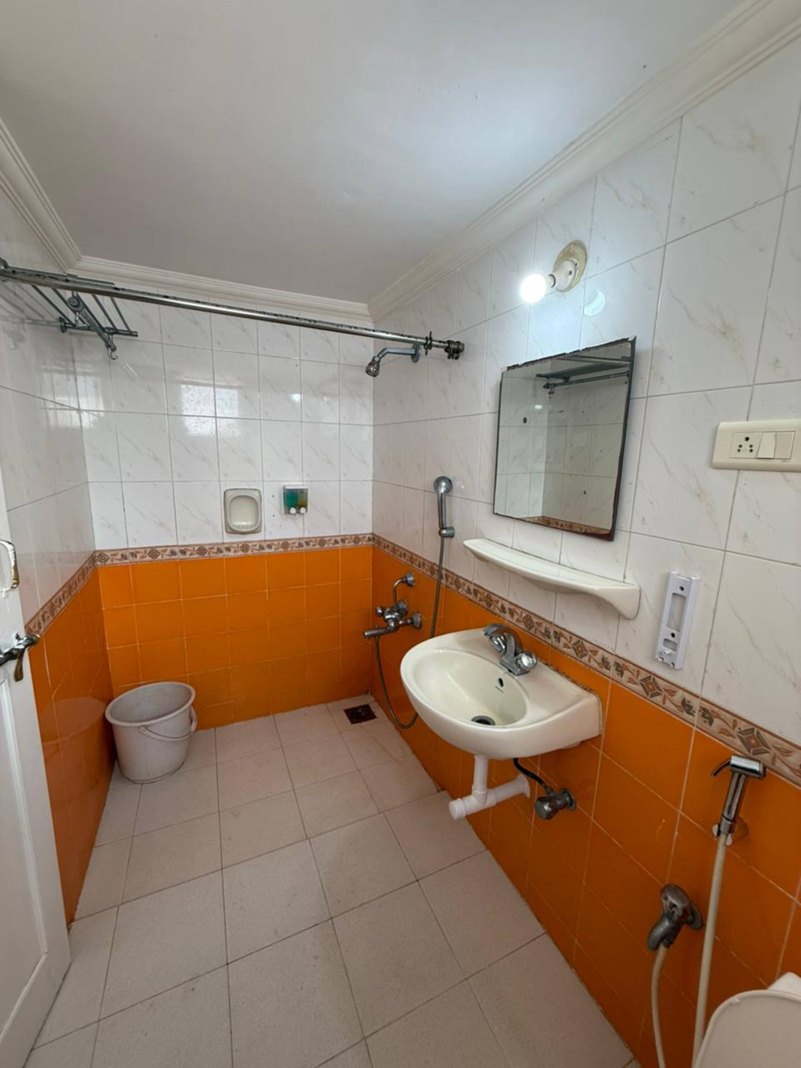 RoomzAway: Pool, Kitchen, Wi-Fi 8