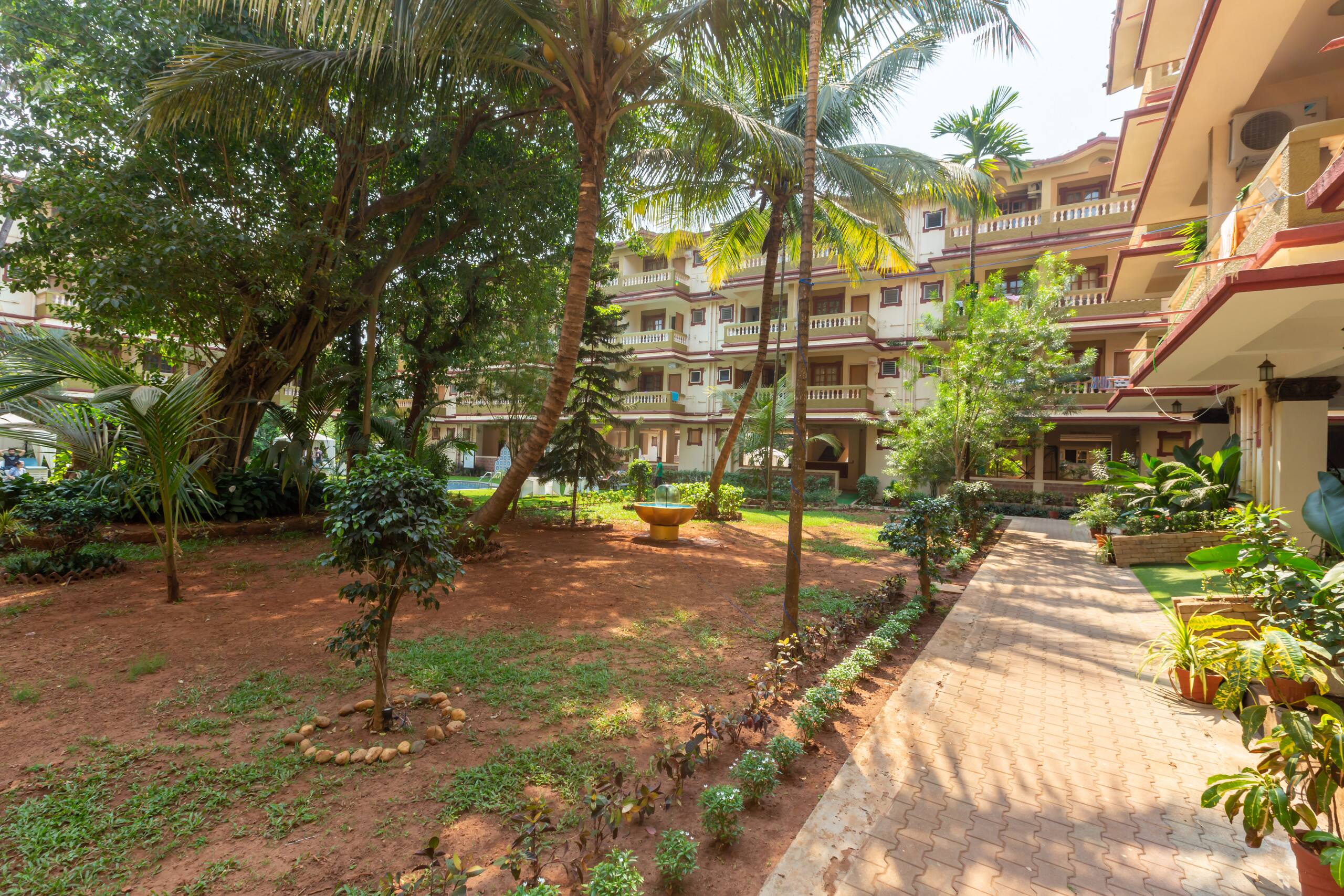 RoomzAway: Pool, Kitchen, Wi-Fi 2