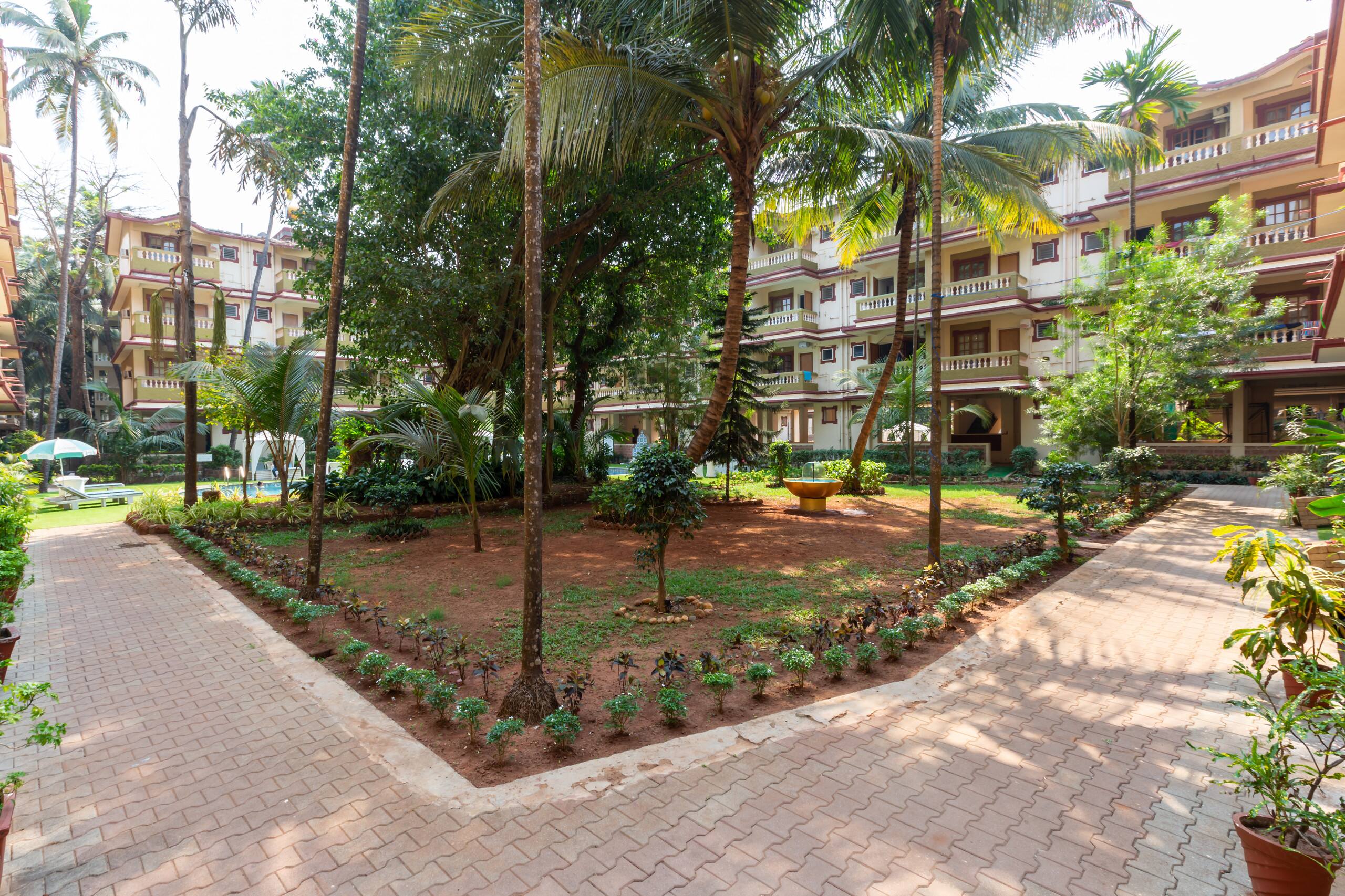 RoomzAway: Pool, Kitchen, Wi-Fi 5