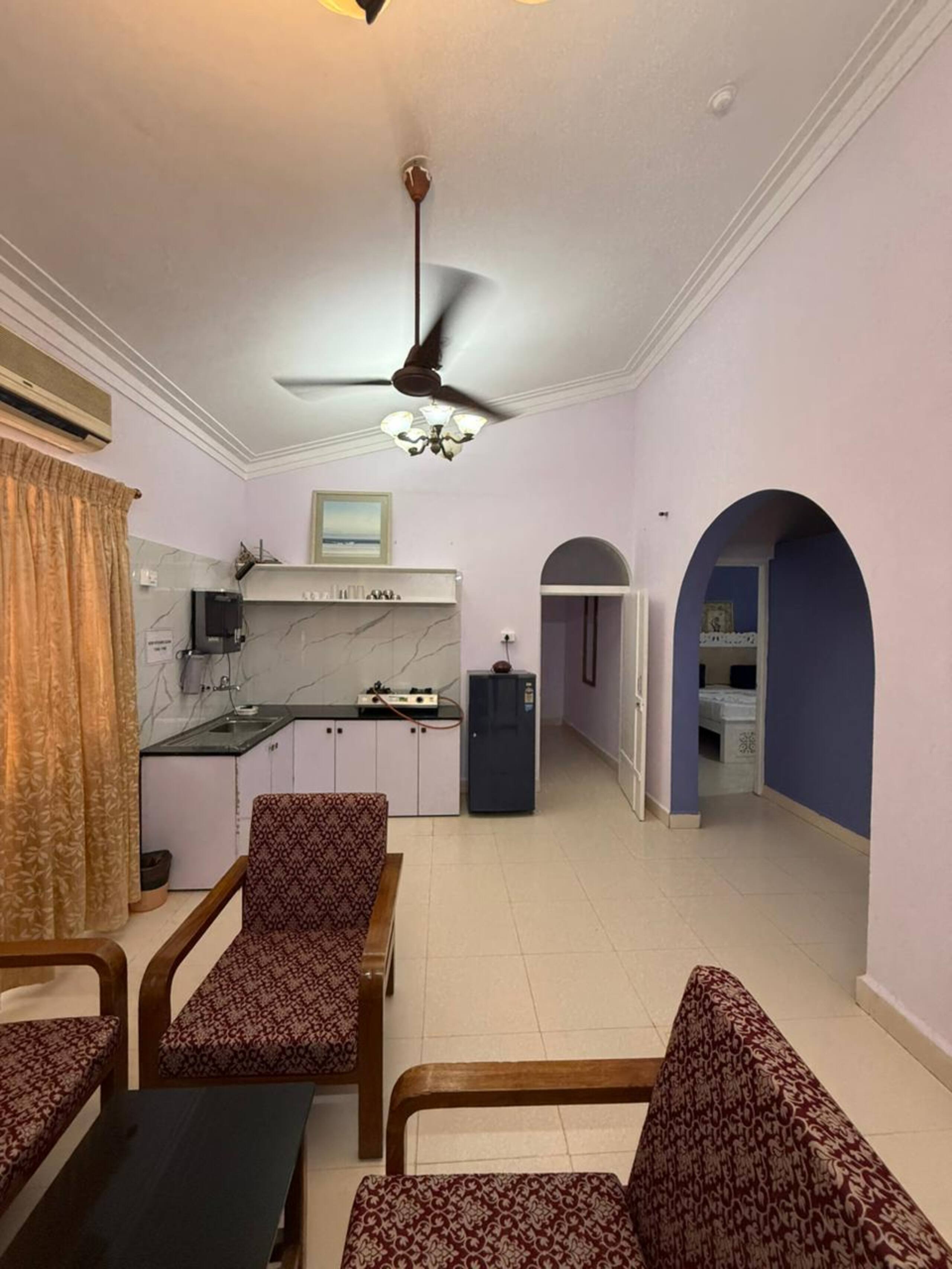 RoomzAway: Pool, Kitchen, Wi-Fi 11