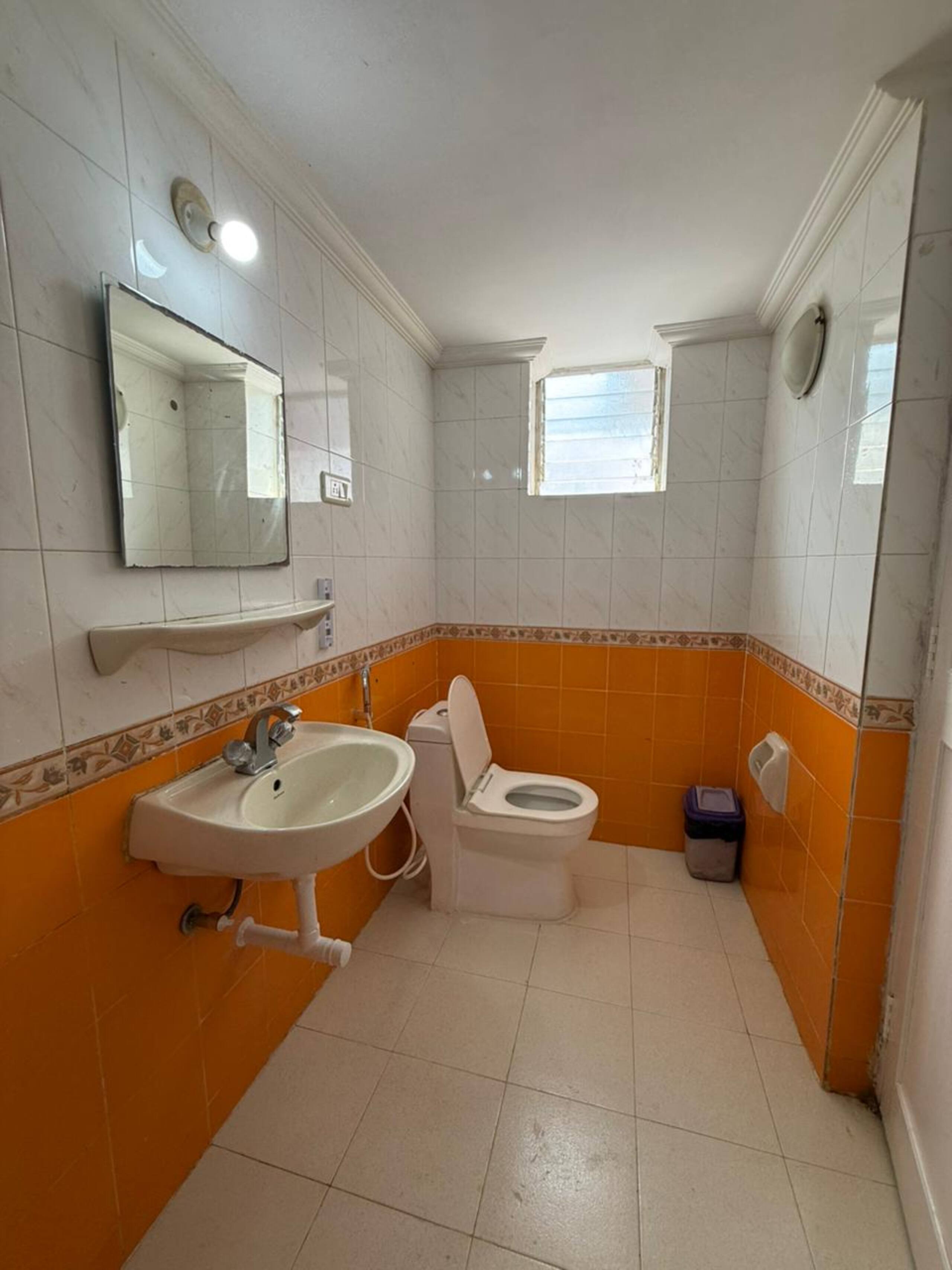RoomzAway: Pool, Kitchen, Wi-Fi 7