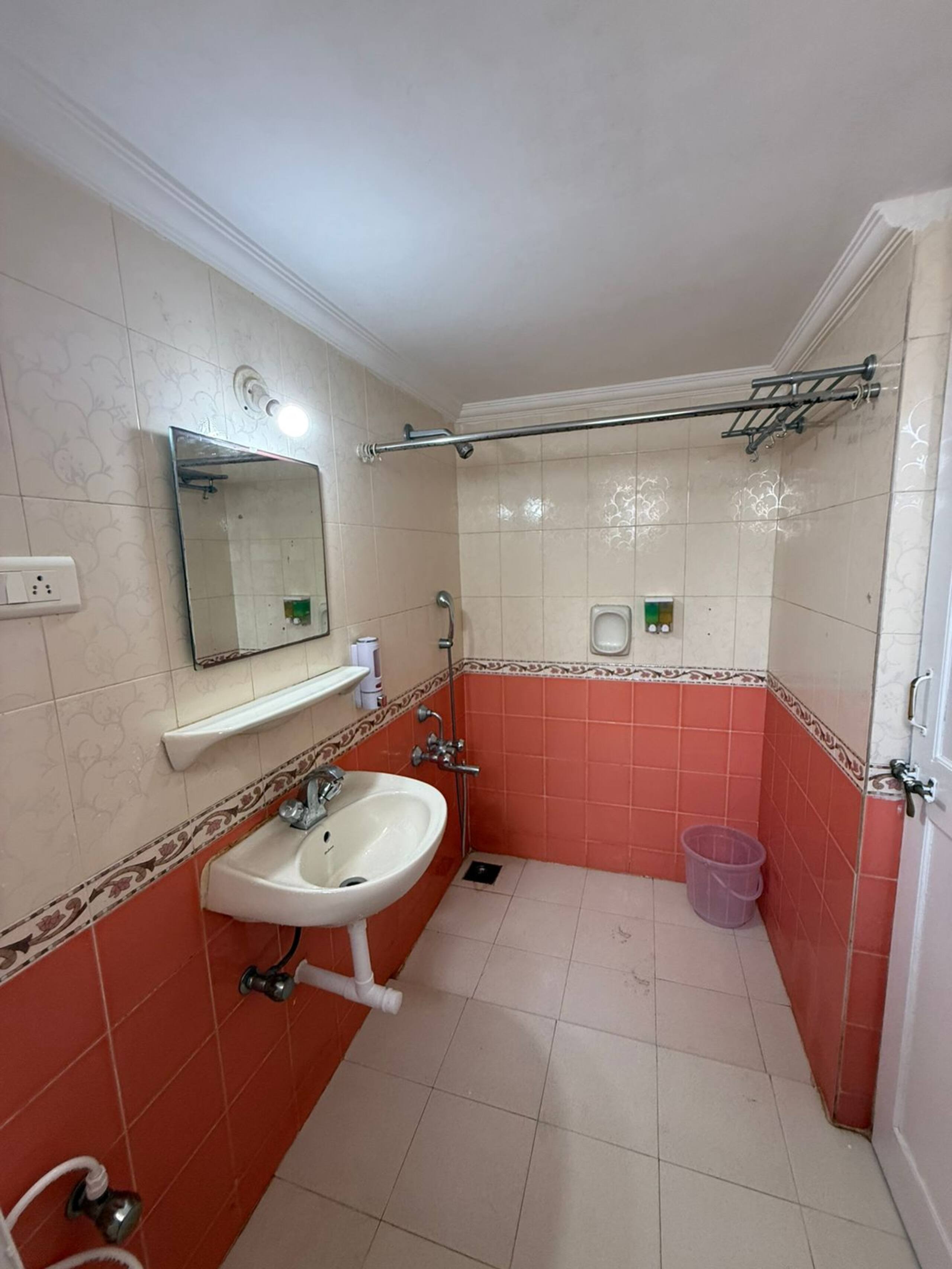 RoomzAway: Pool, Kitchen, Wi-Fi 19