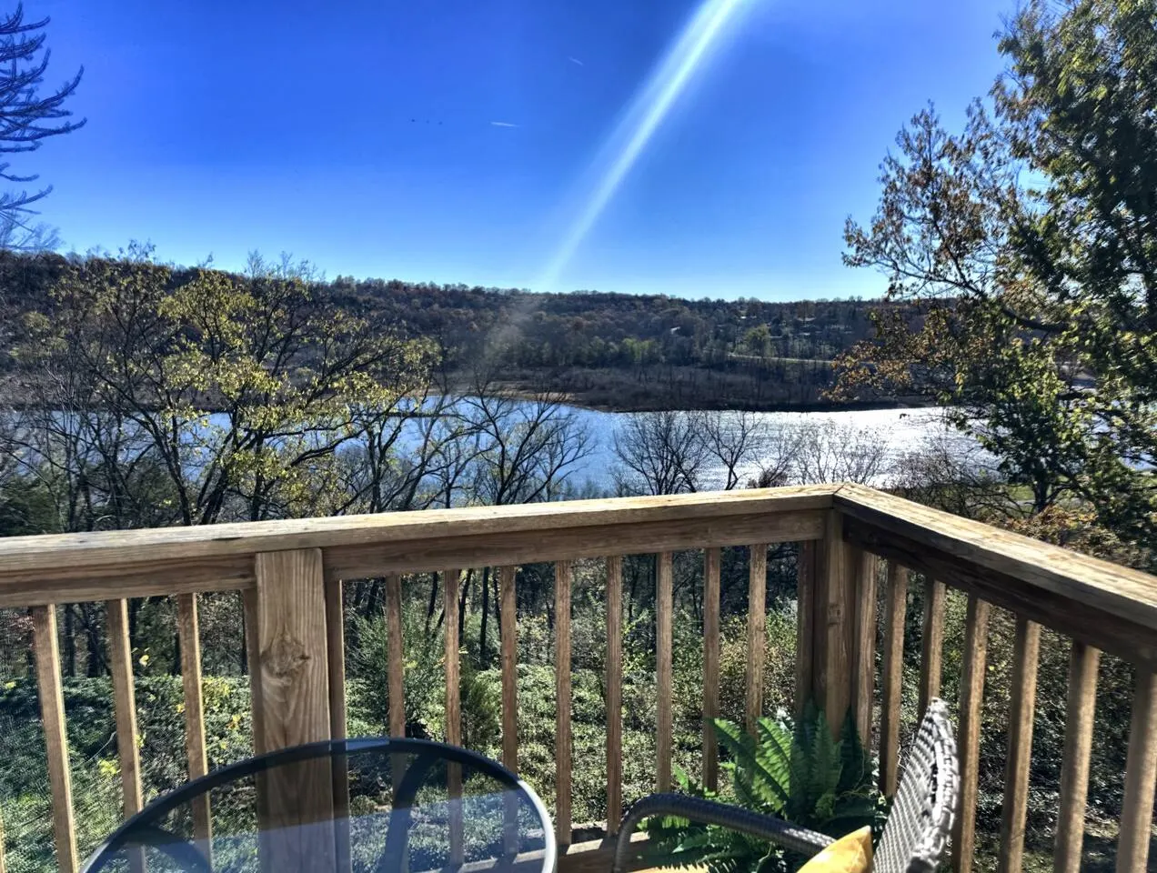 LAKE VIEWS! Historic Charm, Game room, Fish Nearby — photo 2