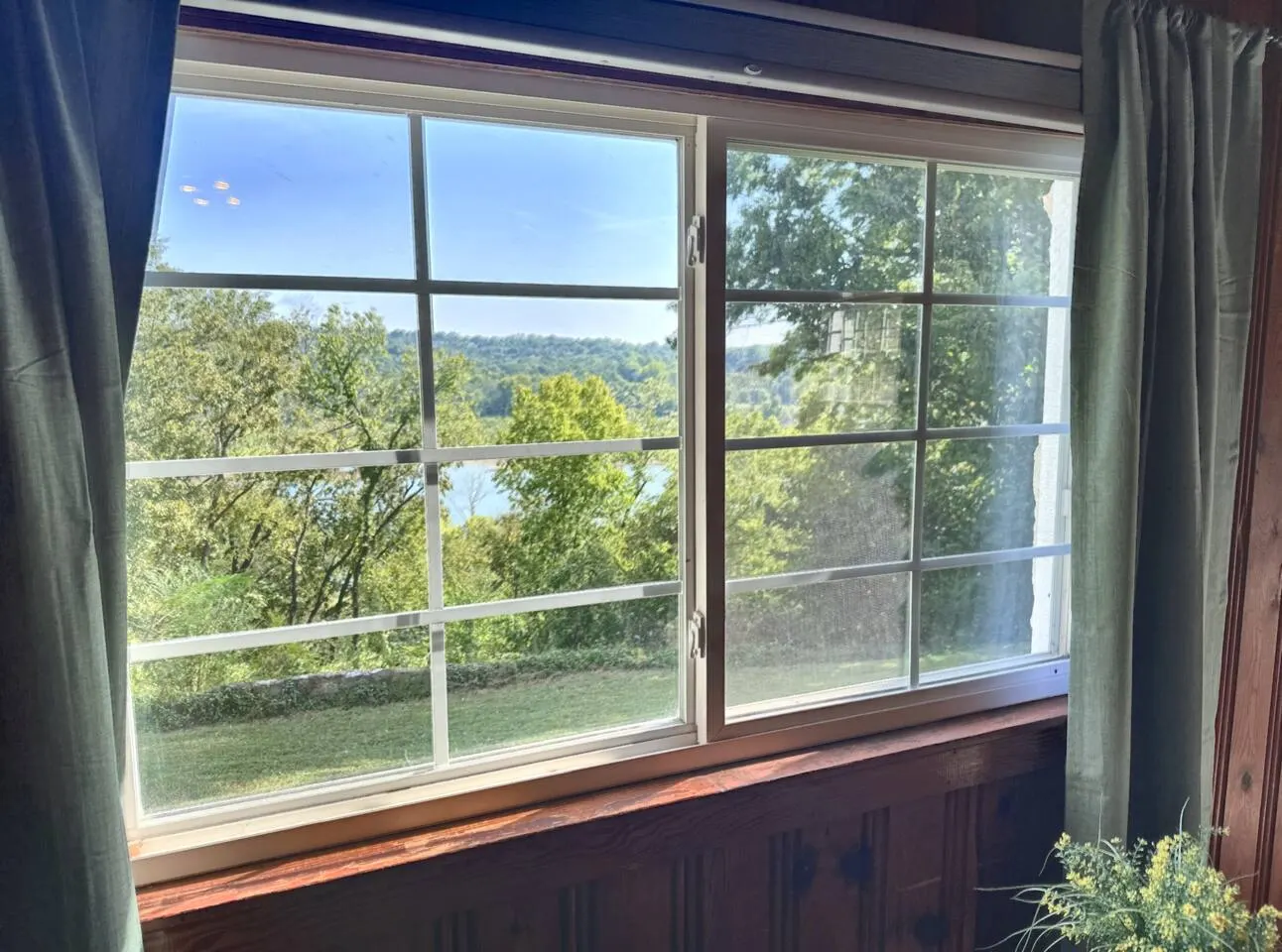 LAKE VIEWS! Historic Charm, Game room, Fish Nearby 13