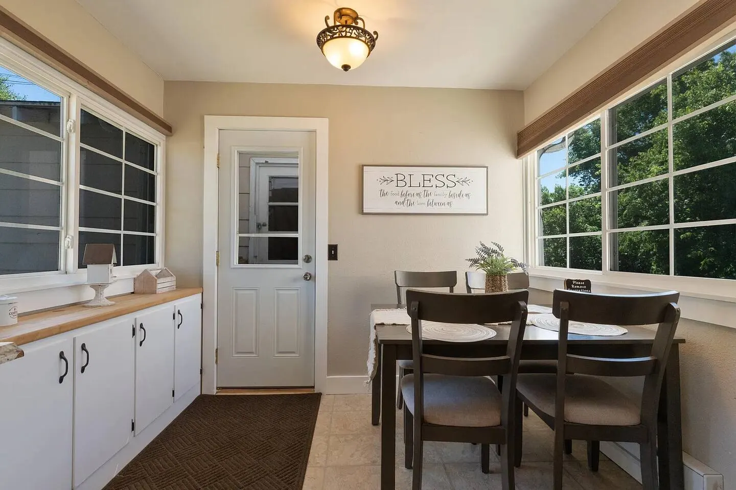LAKE VIEWS! Historic Charm, Game room, Fish Nearby 8